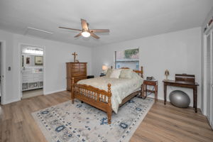Primary Bedroom1c