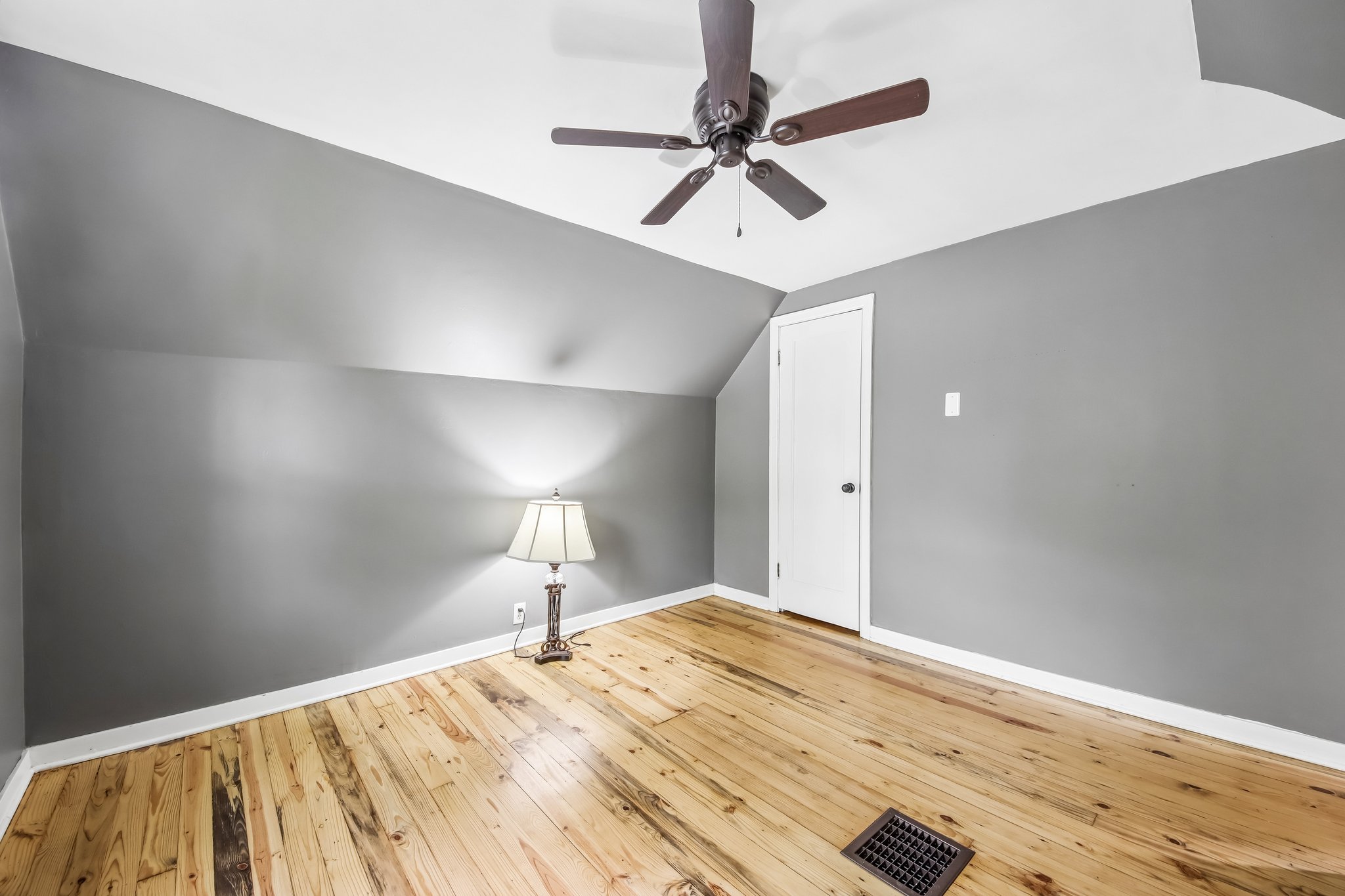 Sycamore St-S3004-025.jpg