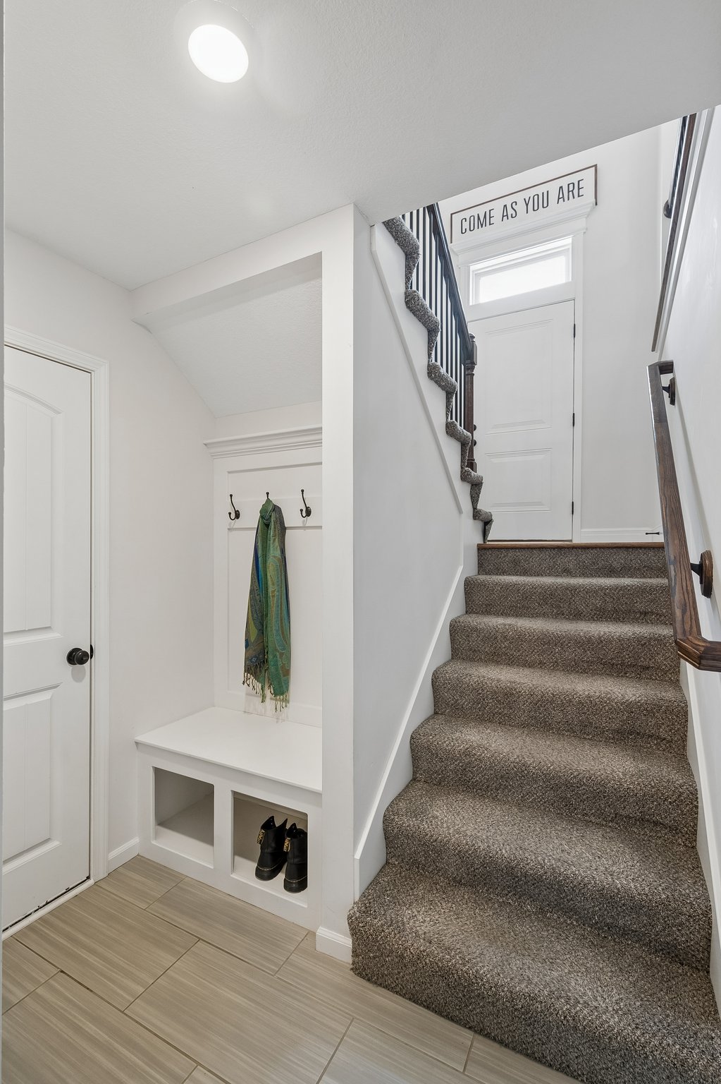 9213 - 1206 Viola St_003.jpg