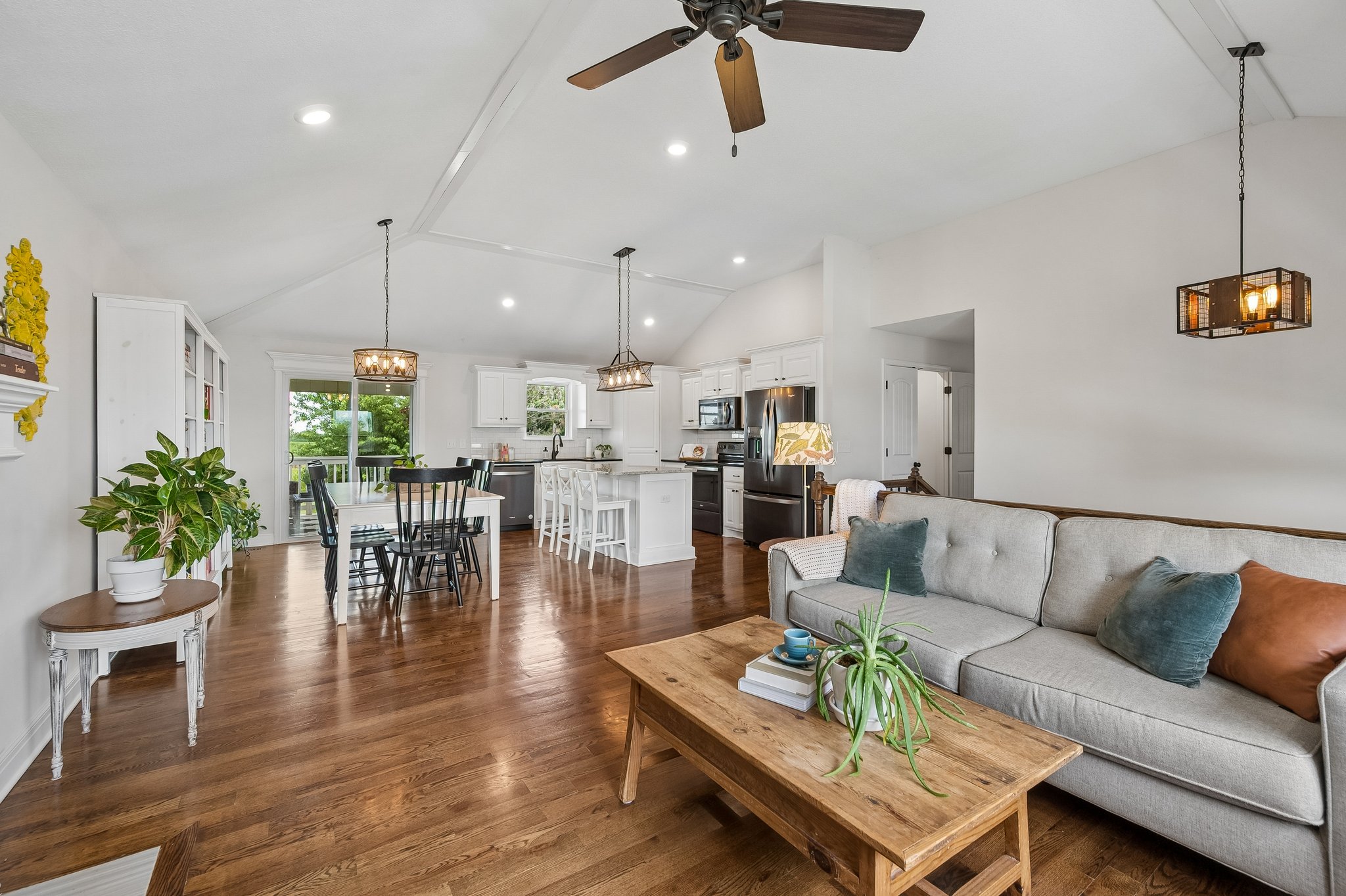 9213 - 1206 Viola St_006.jpg
