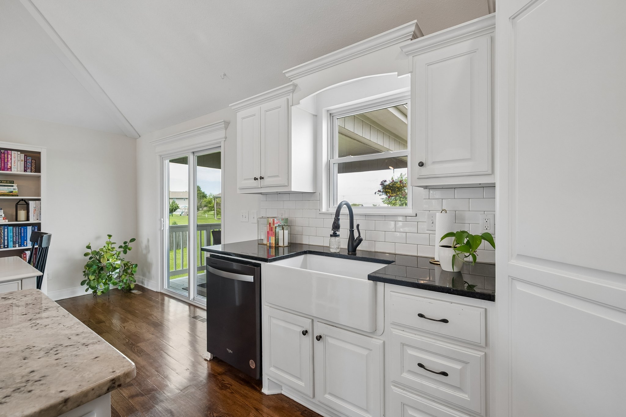 9213 - 1206 Viola St_008.jpg