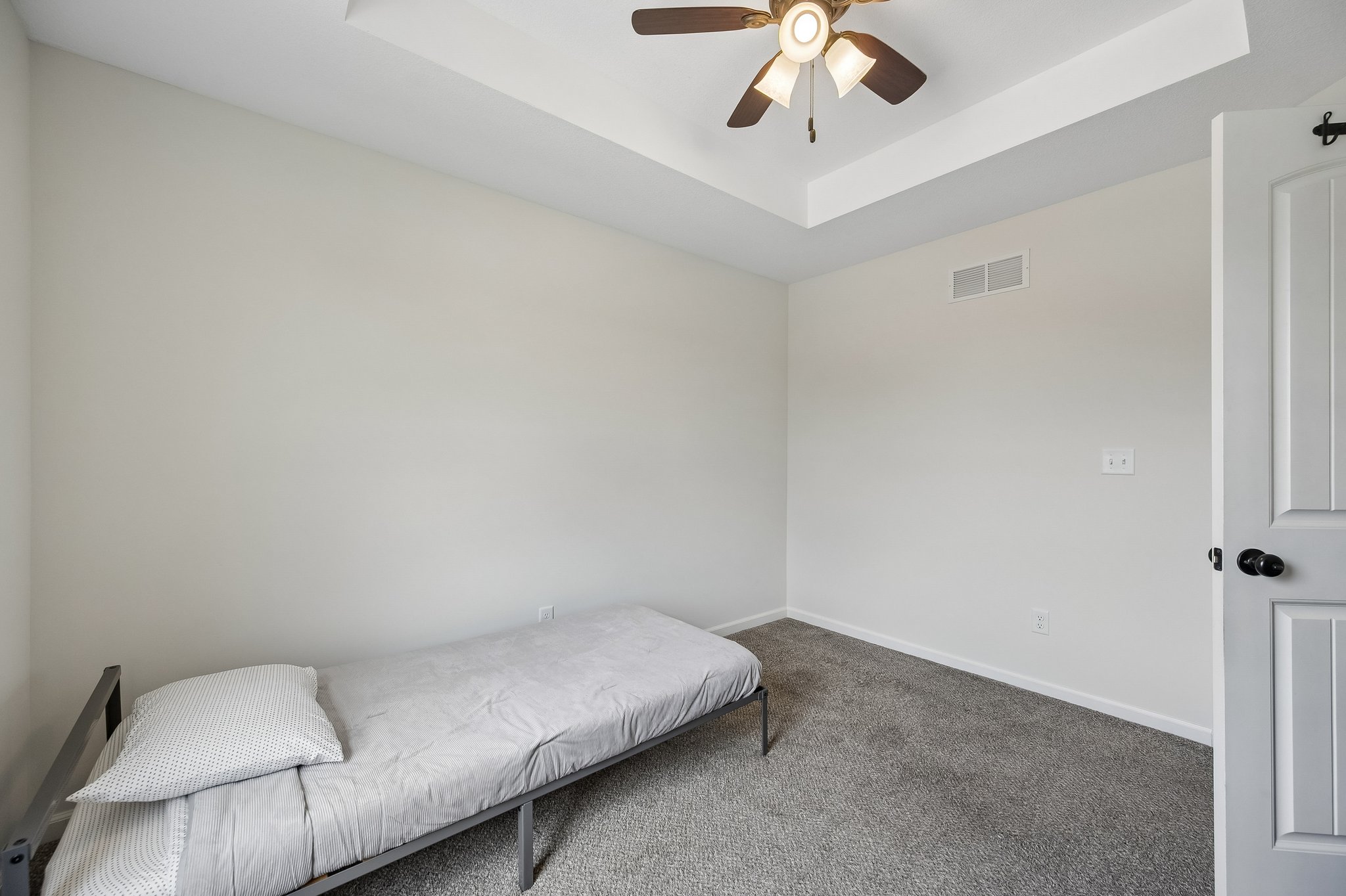 9213 - 1206 Viola St_020.jpg