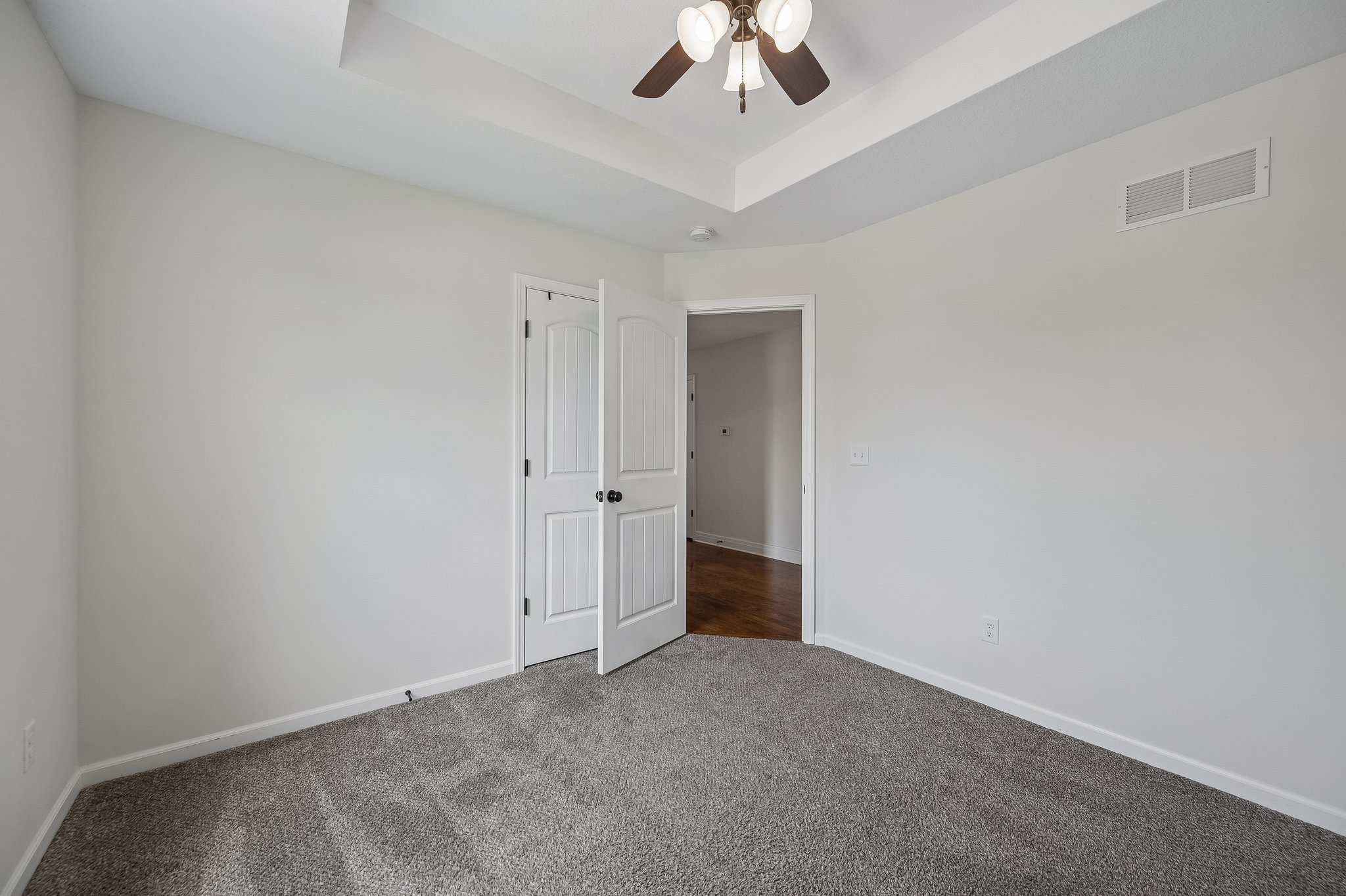 9213 - 1206 Viola St_023.jpg