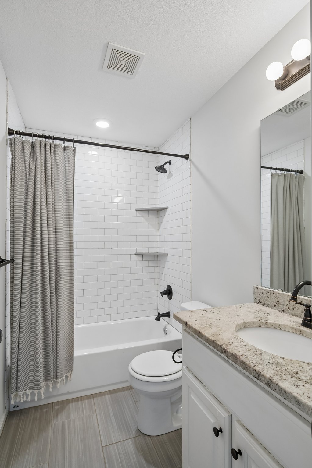 9213 - 1206 Viola St_024.jpg