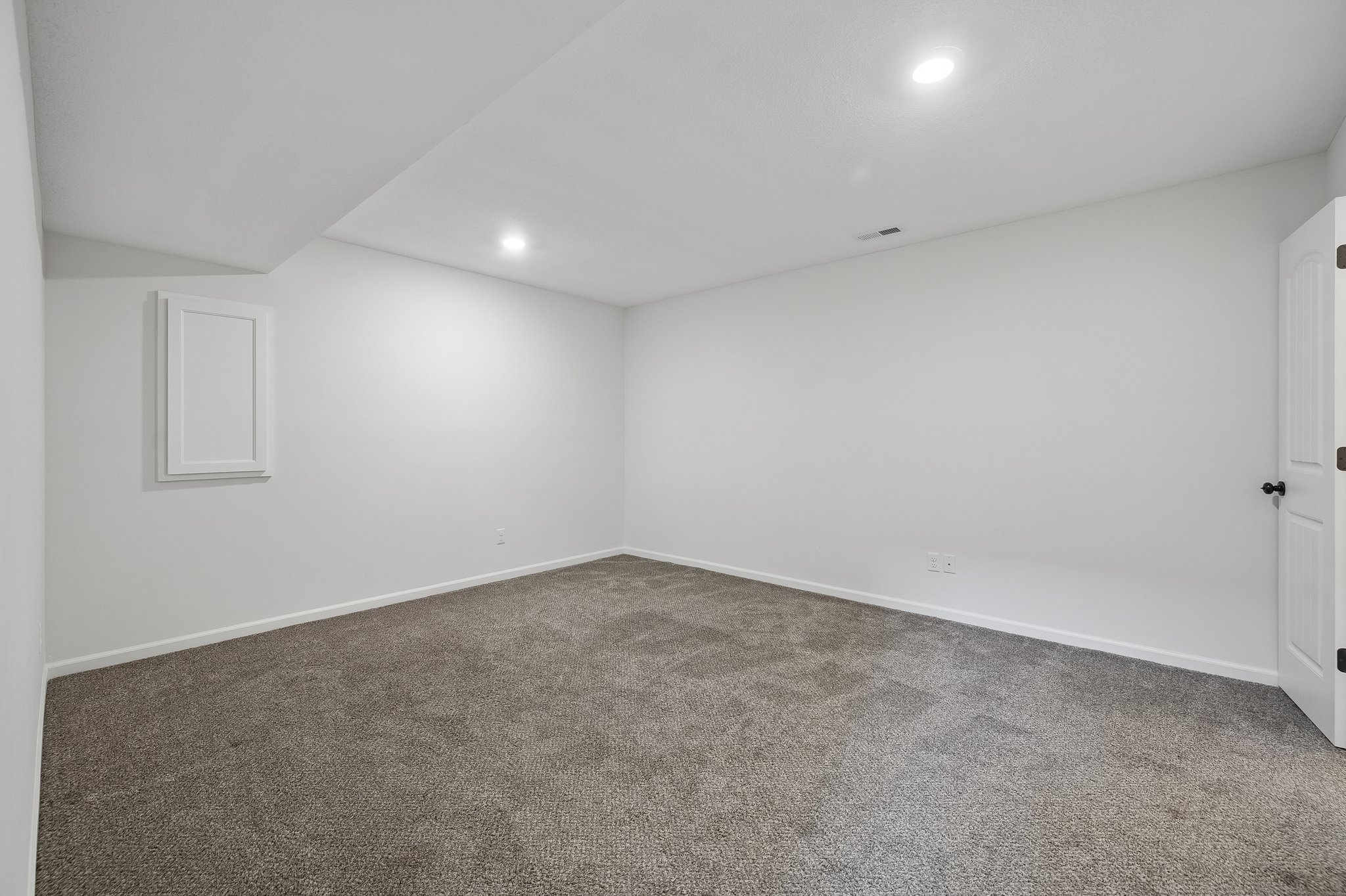 9213 - 1206 Viola St_026.jpg