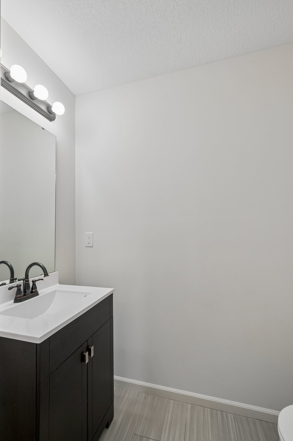 9213 - 1206 Viola St_029.jpg
