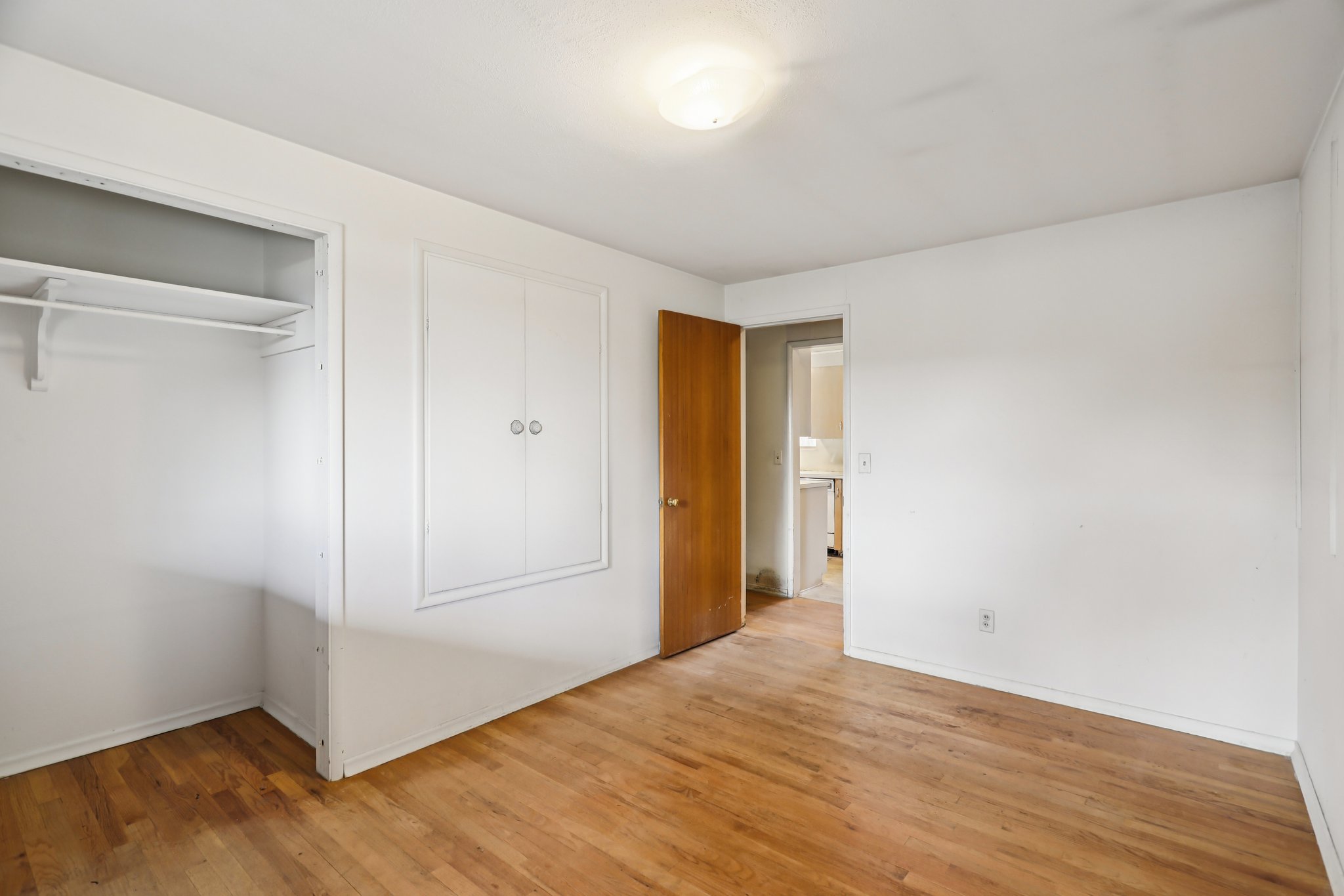 Lakeside Pl-S1902-018.jpg