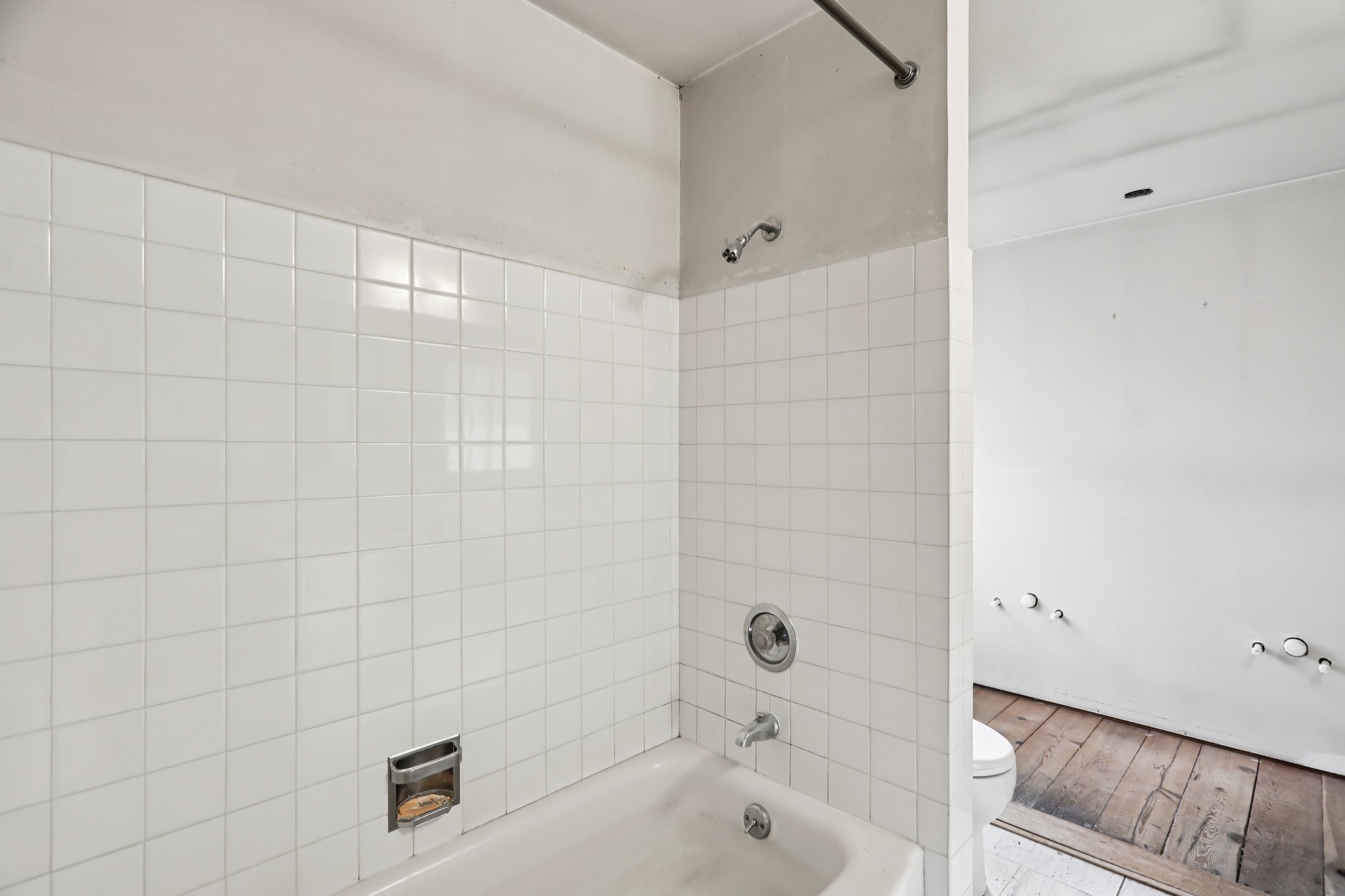 Lakeside Pl-S1902-021.jpg