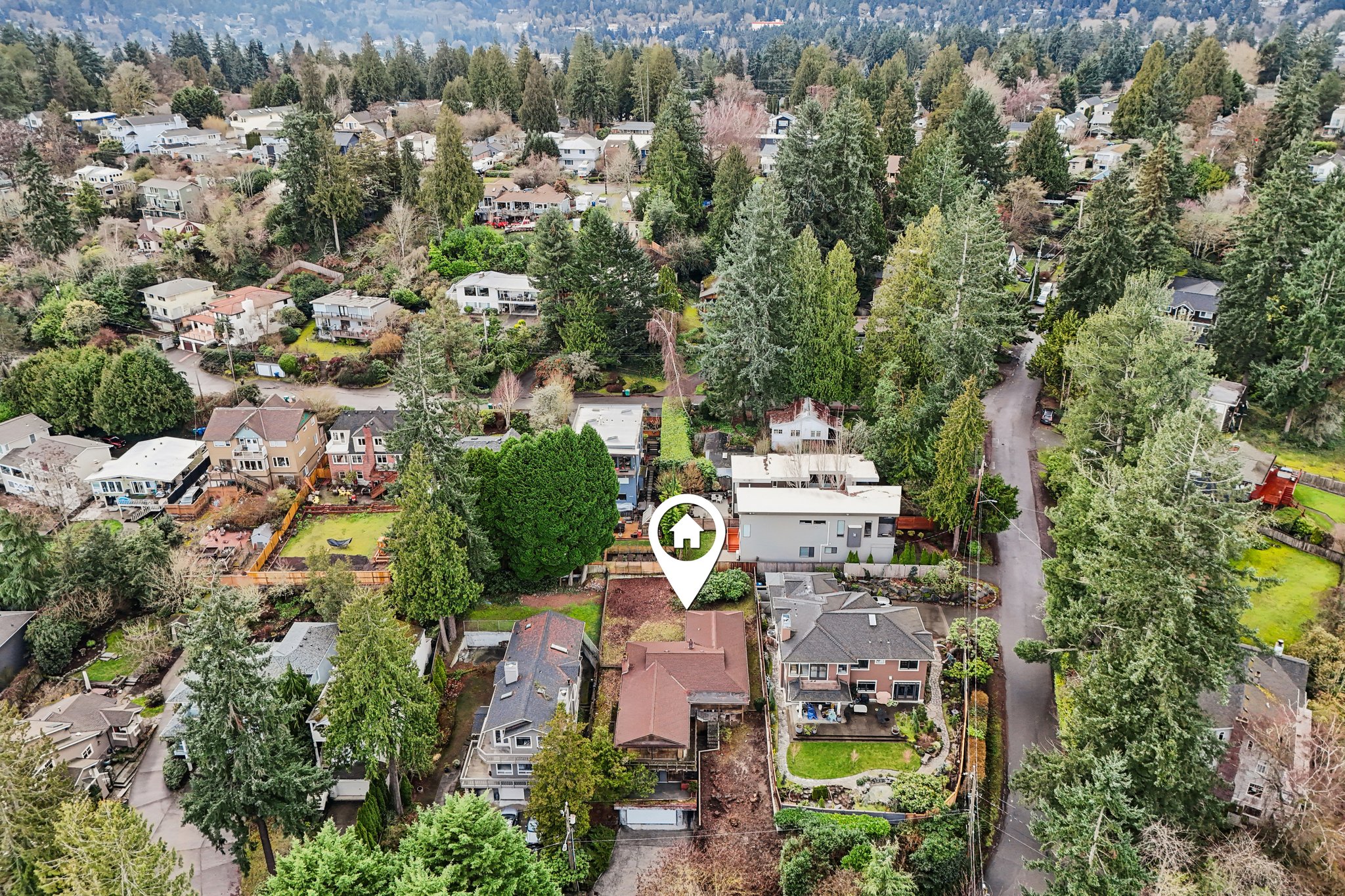 Lakeside Pl-S1902-055.jpg