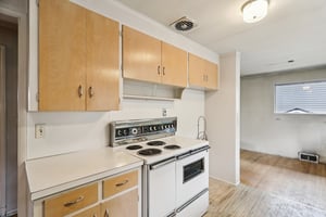 Lakeside Pl-S1902-016.jpg