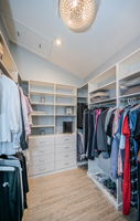 Master Bedroom Walk-in Closet1b