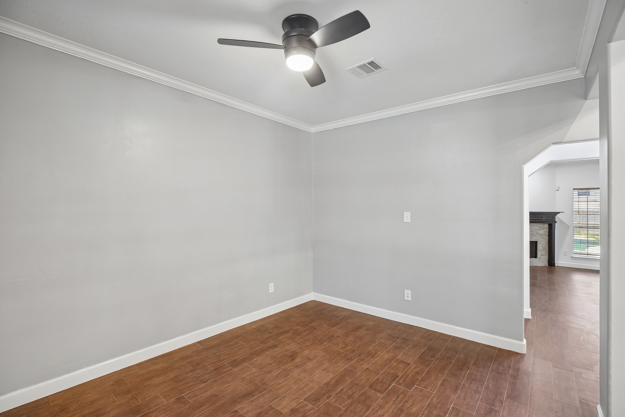 1207 Peregrine Dr-S2807-005.jpg