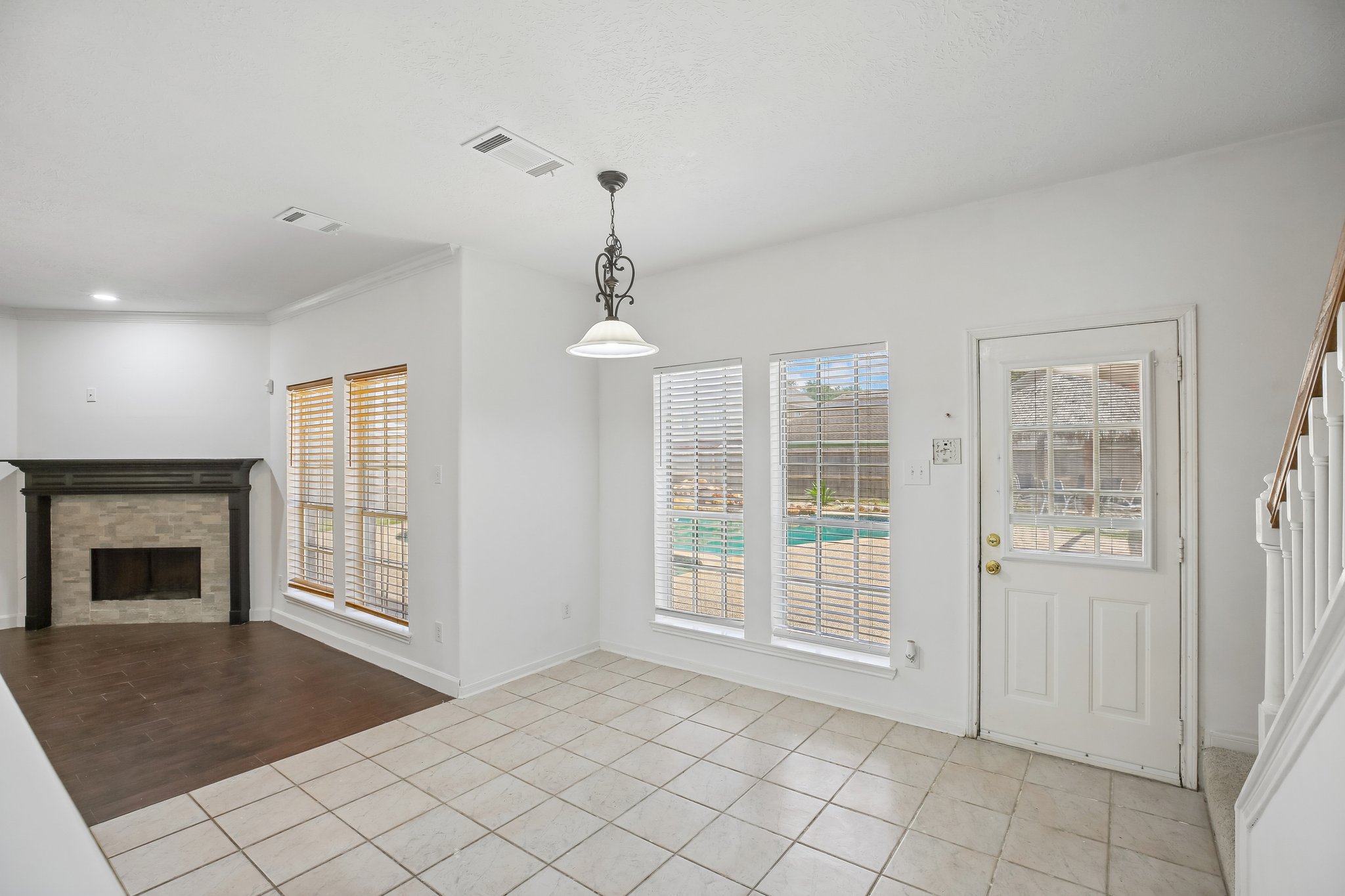 1207 Peregrine Dr-S2807-008.jpg