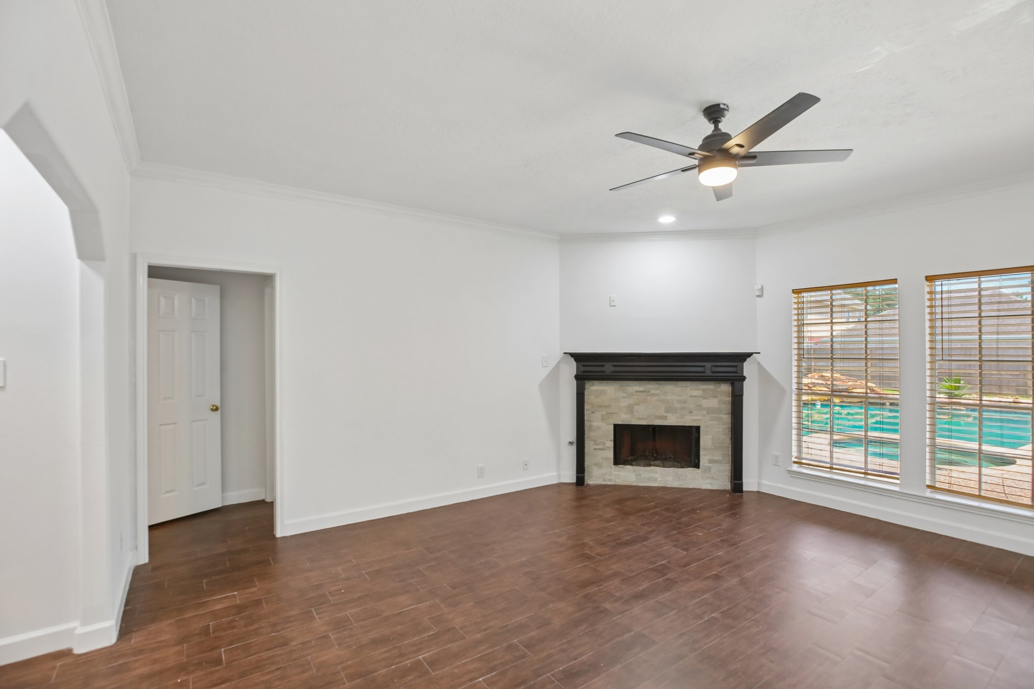 1207 Peregrine Dr-S2807-011.jpg