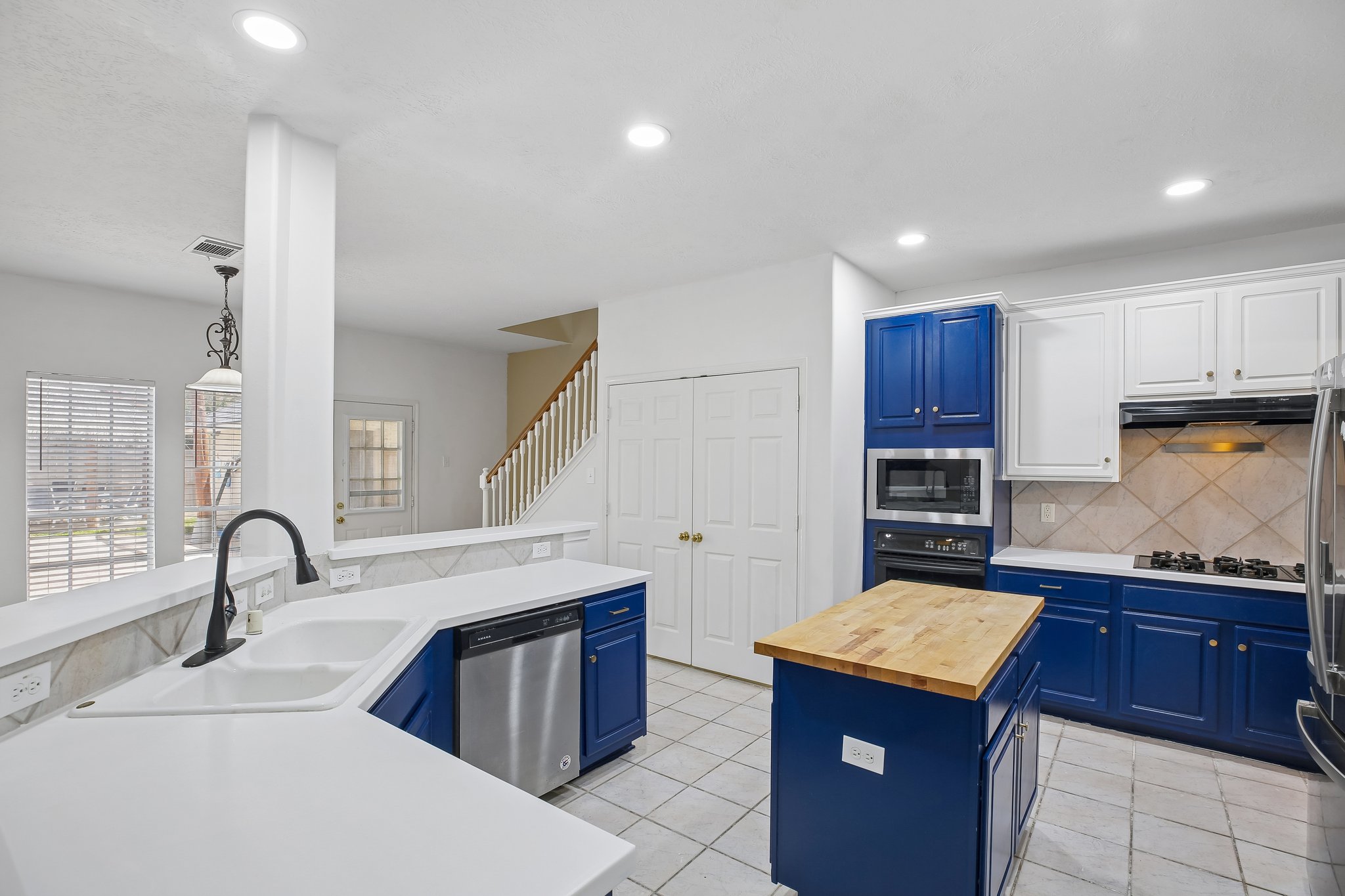 1207 Peregrine Dr-S2807-017.jpg