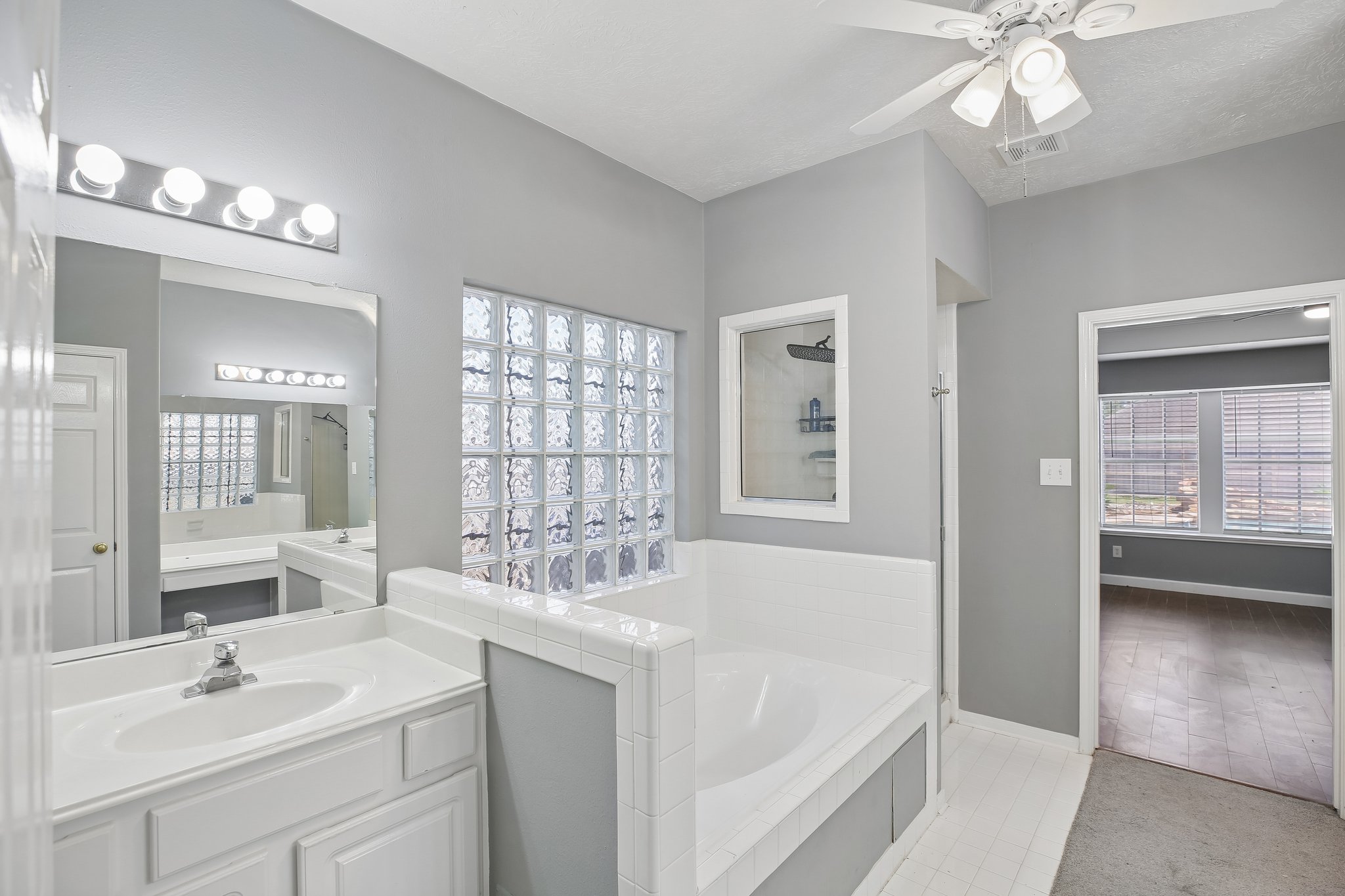 1207 Peregrine Dr-S2807-030.jpg