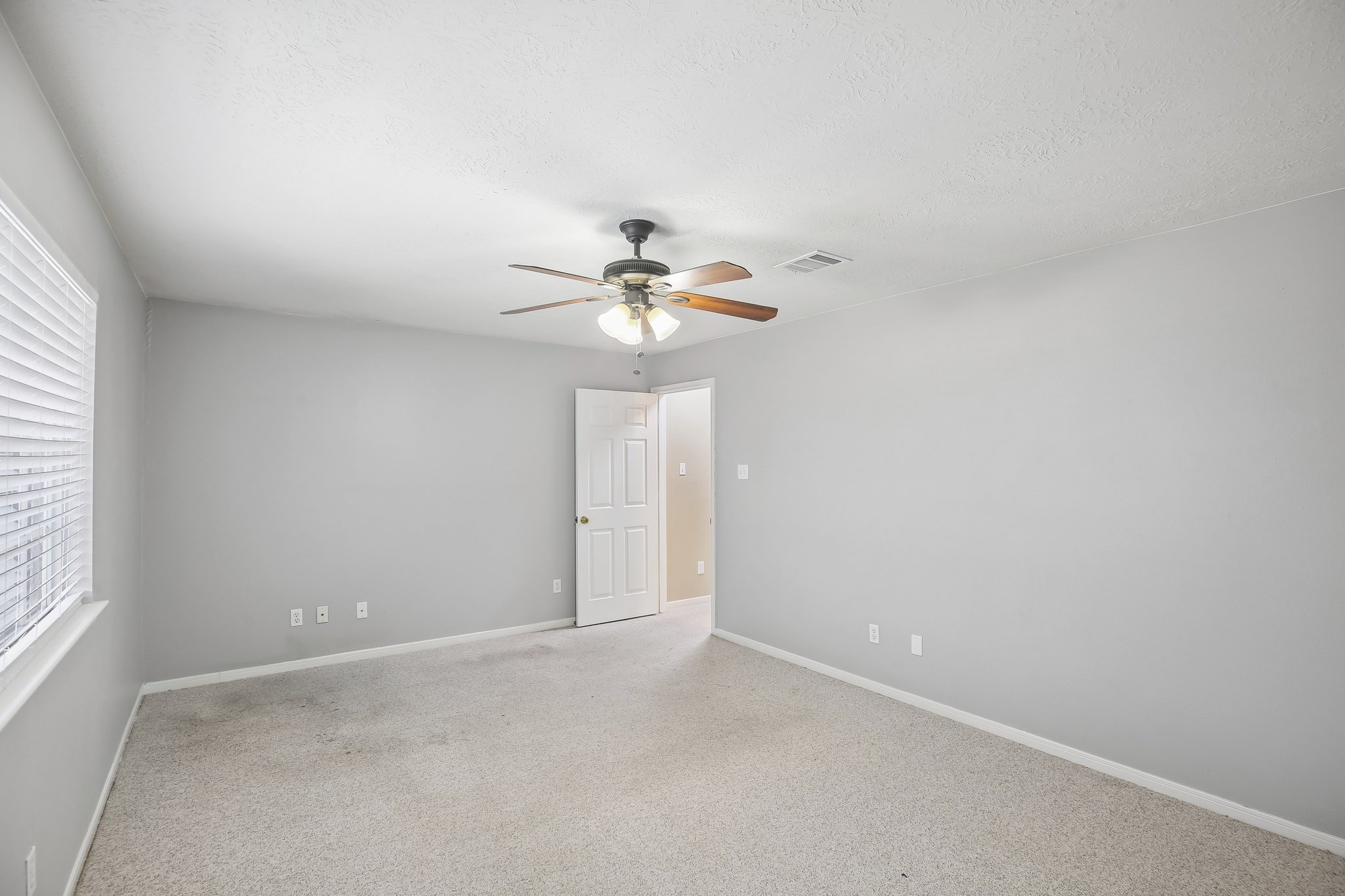 1207 Peregrine Dr-S2807-034.jpg