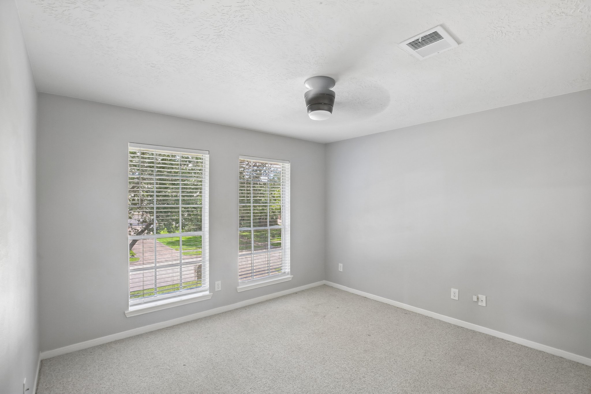1207 Peregrine Dr-S2807-040.jpg