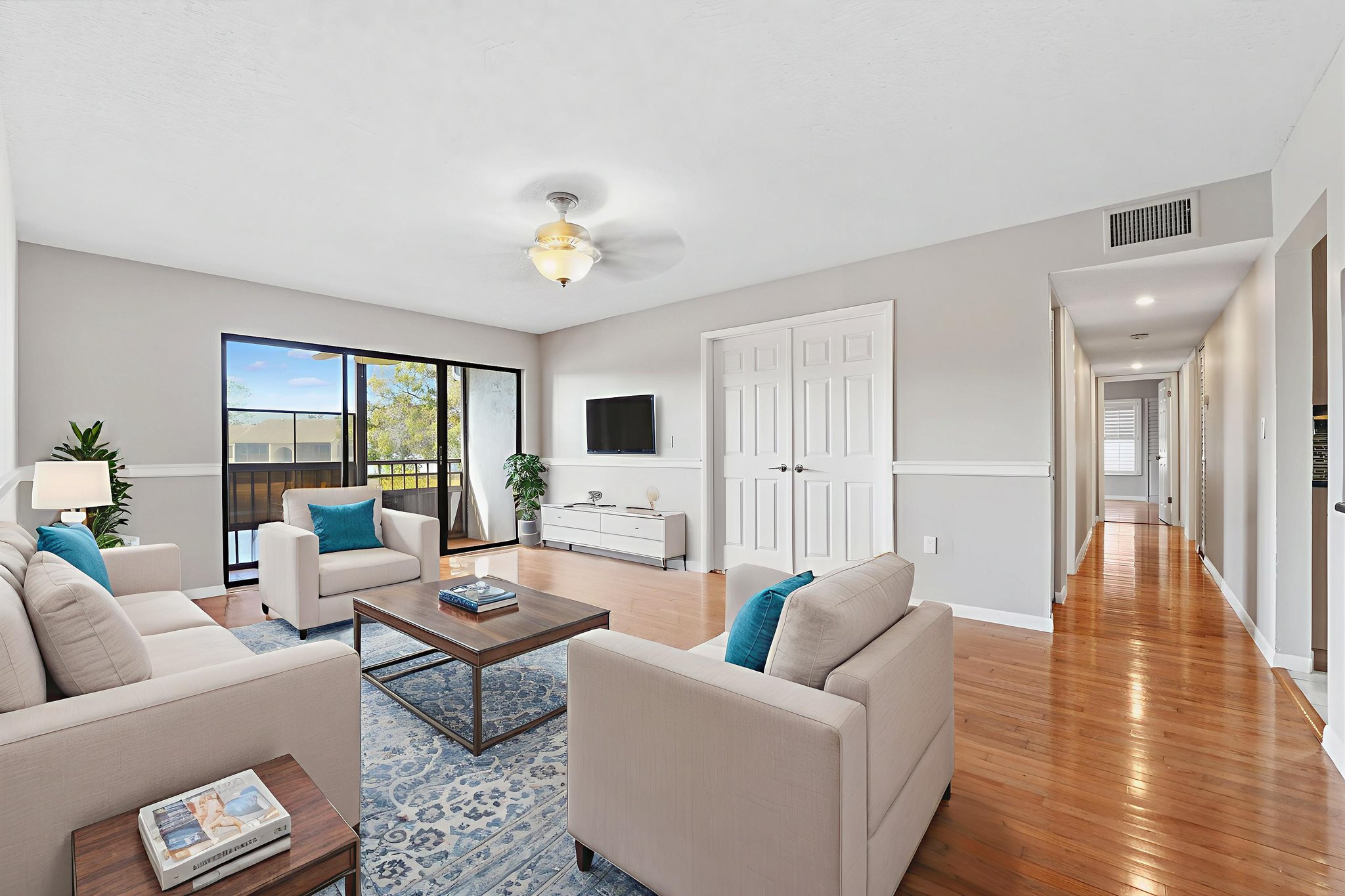 SS708556 virtually staged.jpeg