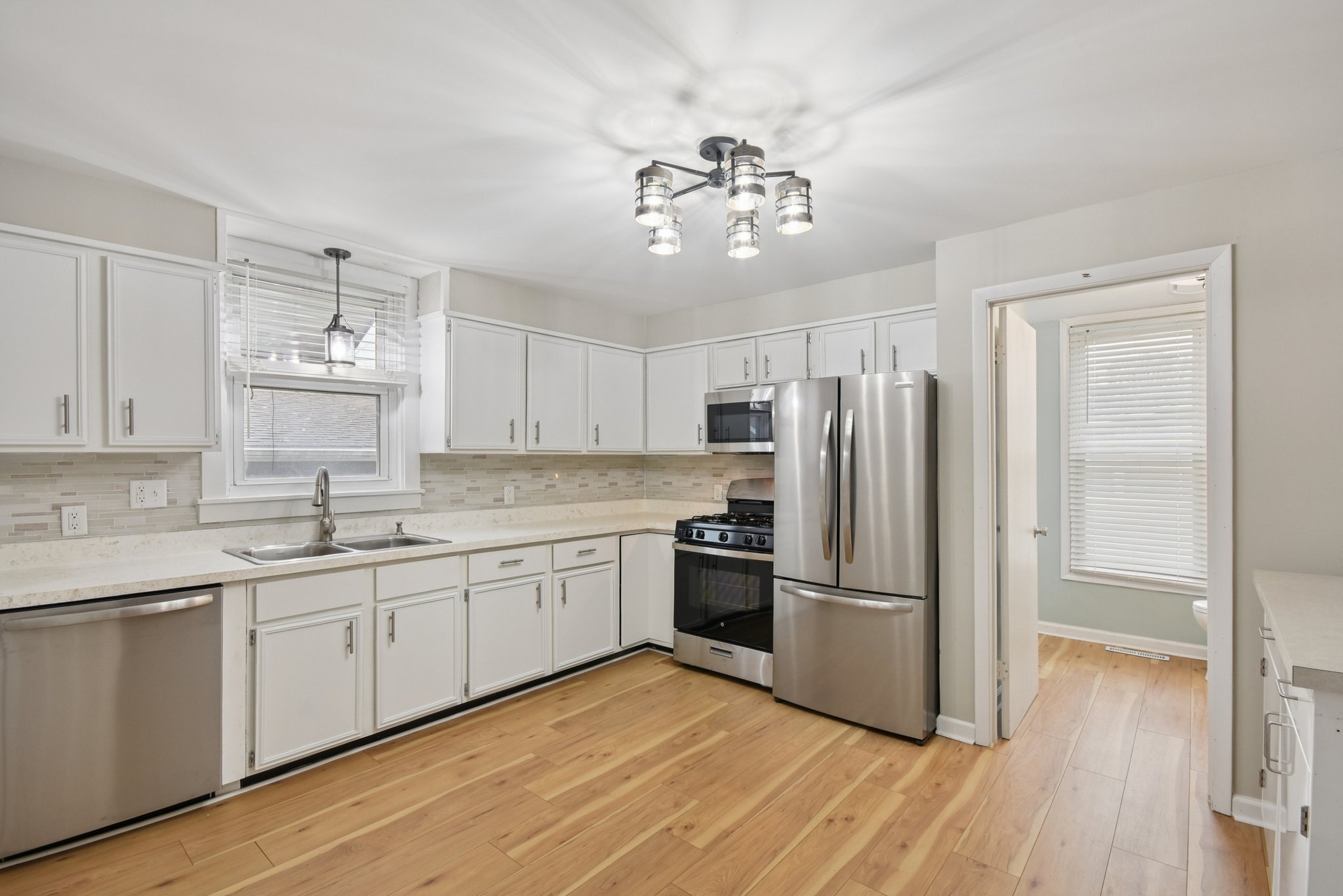 Butler St-S1911-006.jpg