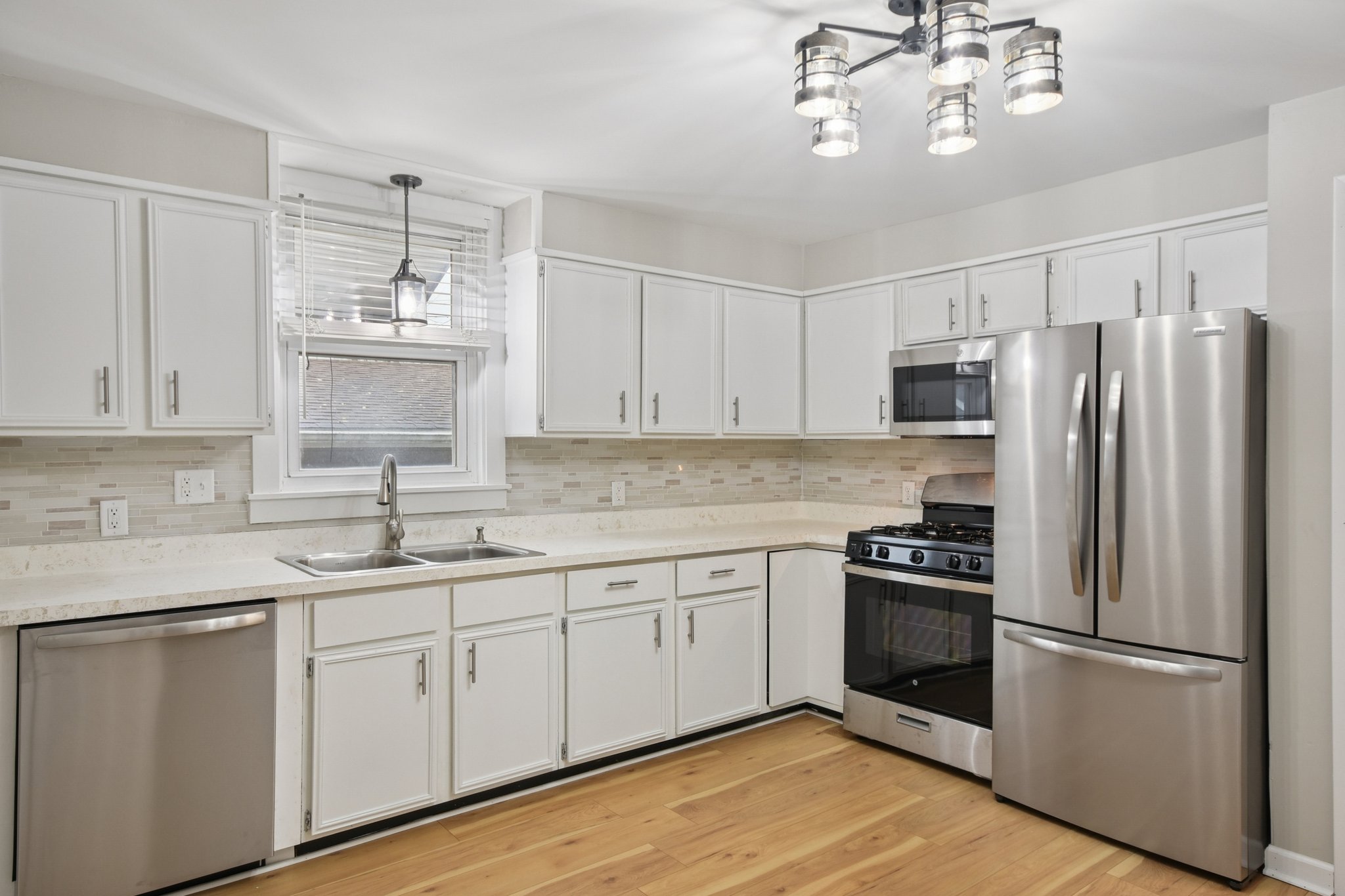 Butler St-S1911-007.jpg