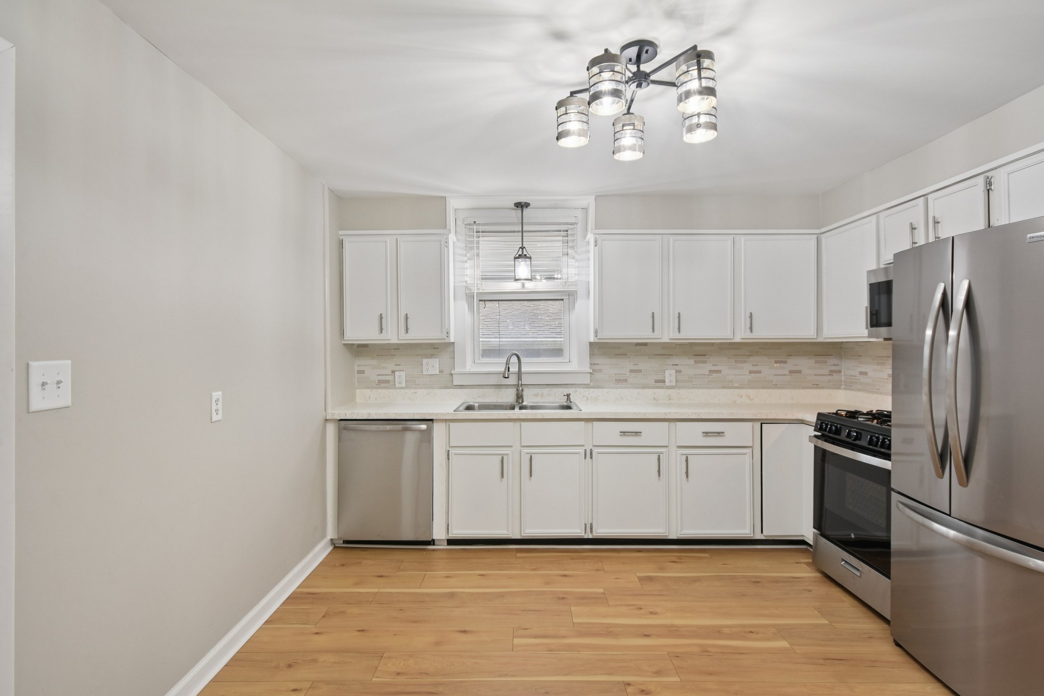 Butler St-S1911-008.jpg