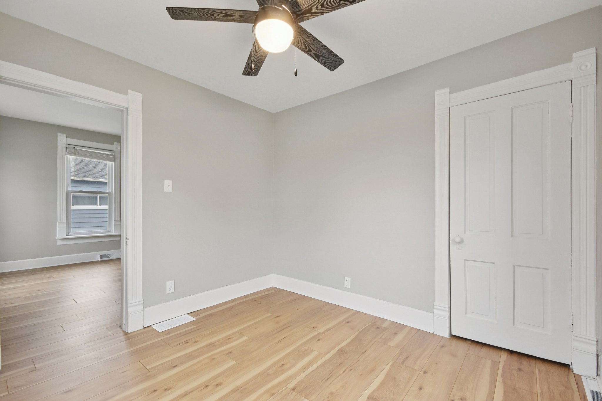 Butler St-S1911-012.jpg