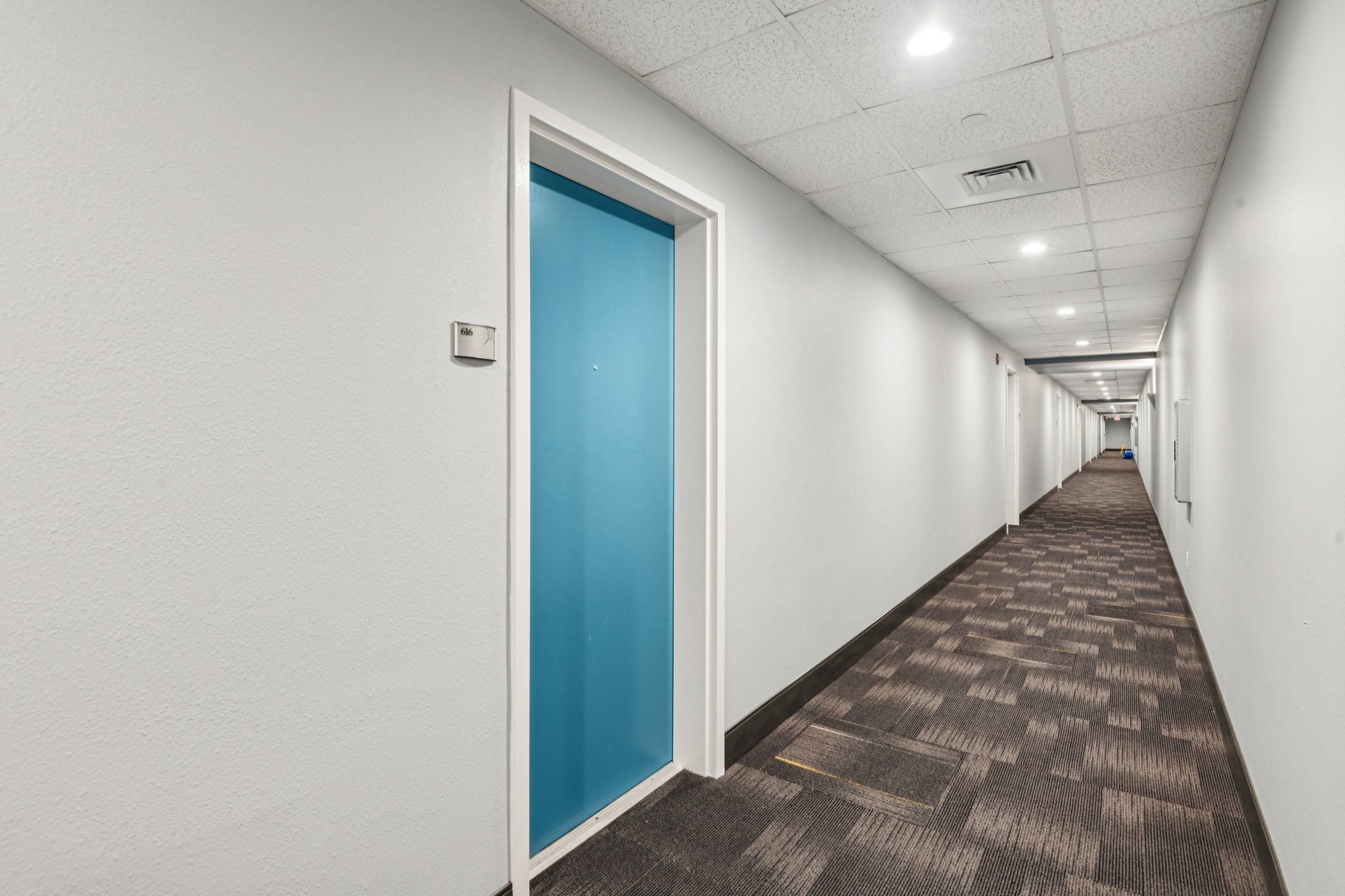 E Kennedy Blvd unit 616-S2111-005.jpg