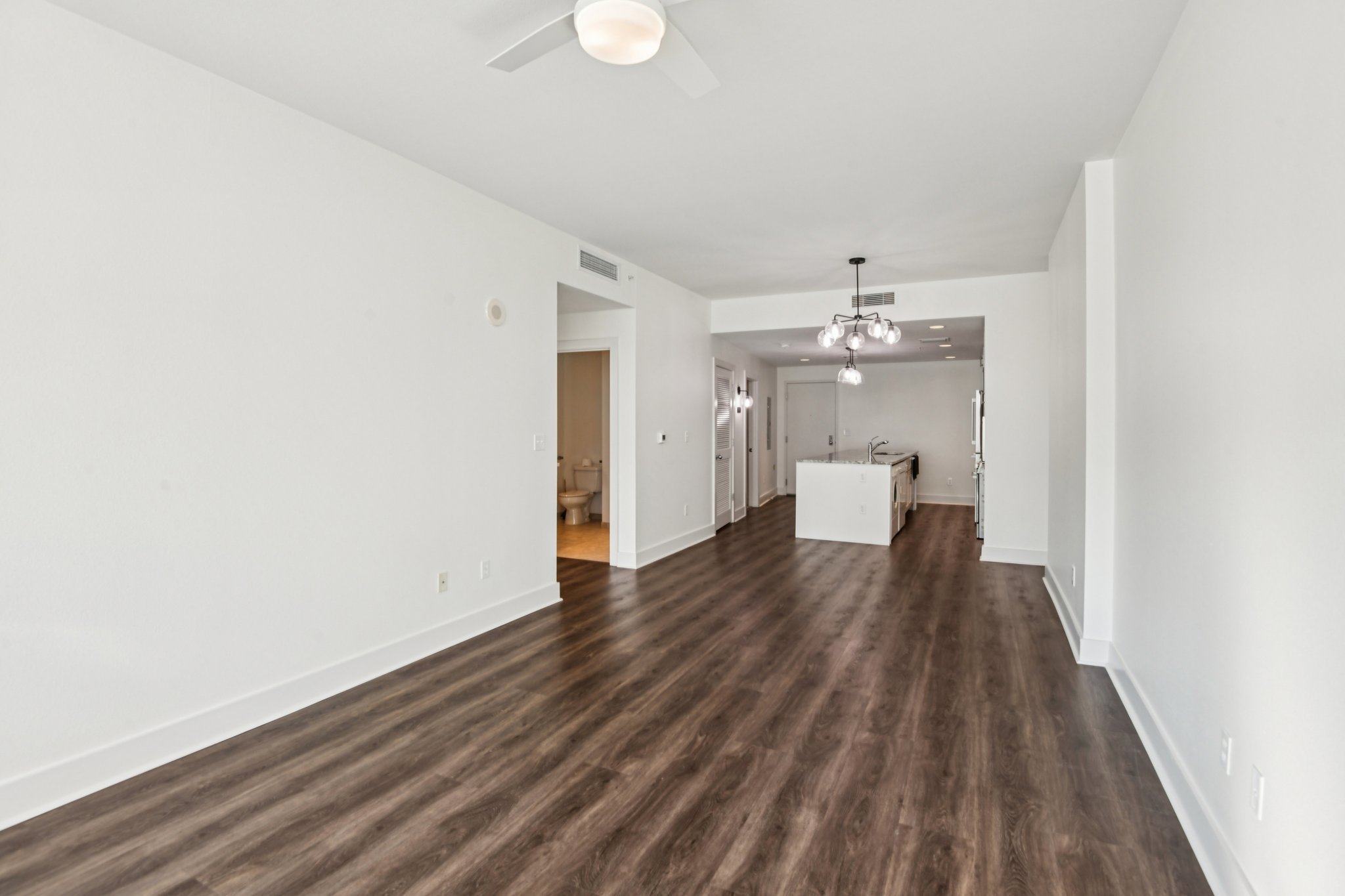 E Kennedy Blvd unit 616-S2111-012.jpg
