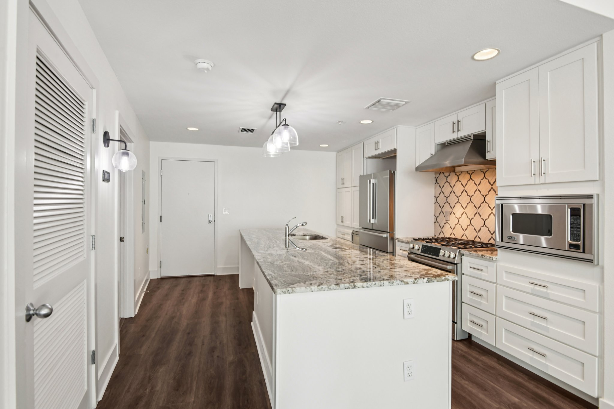 E Kennedy Blvd unit 616-S2111-014.jpg