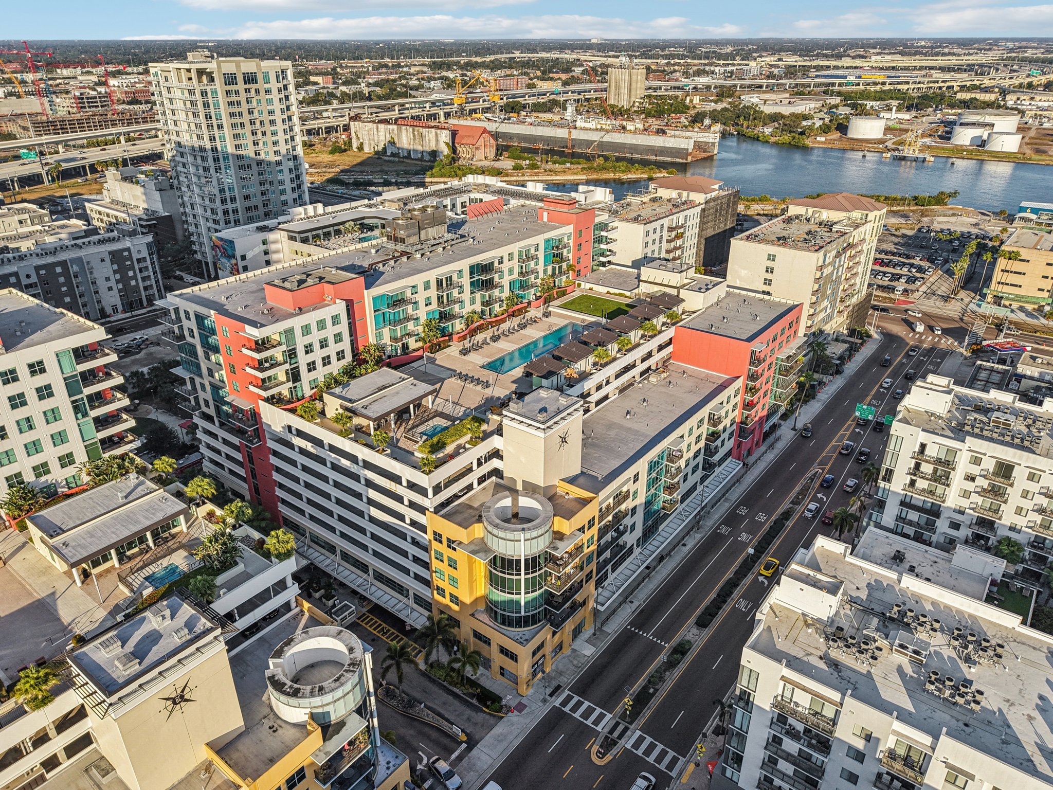 E Kennedy Blvd unit 616-S2111-030.jpg