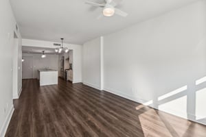 E Kennedy Blvd unit 616-S2111-011.jpg