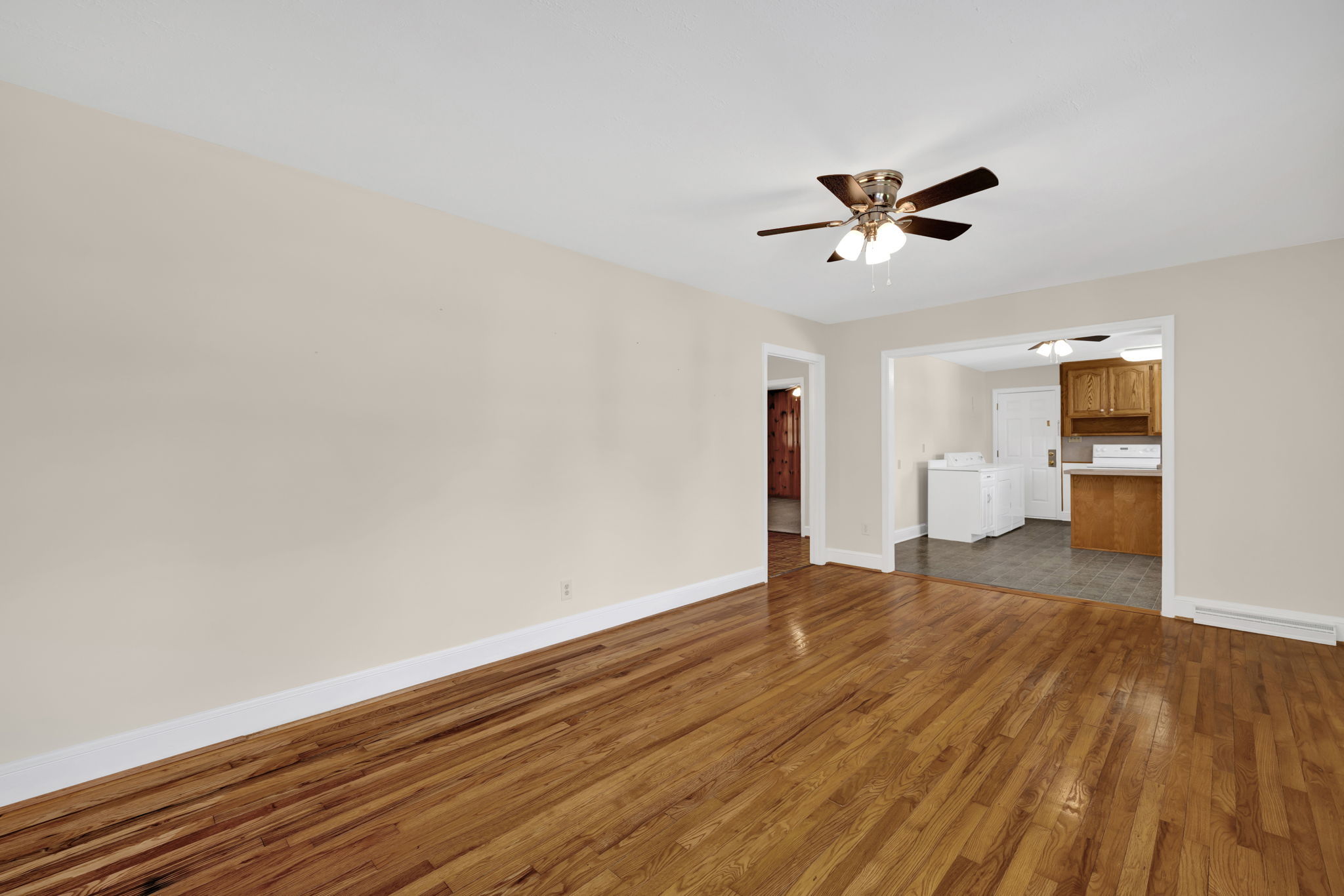 8-web-or-mls-1208 Harris St-8