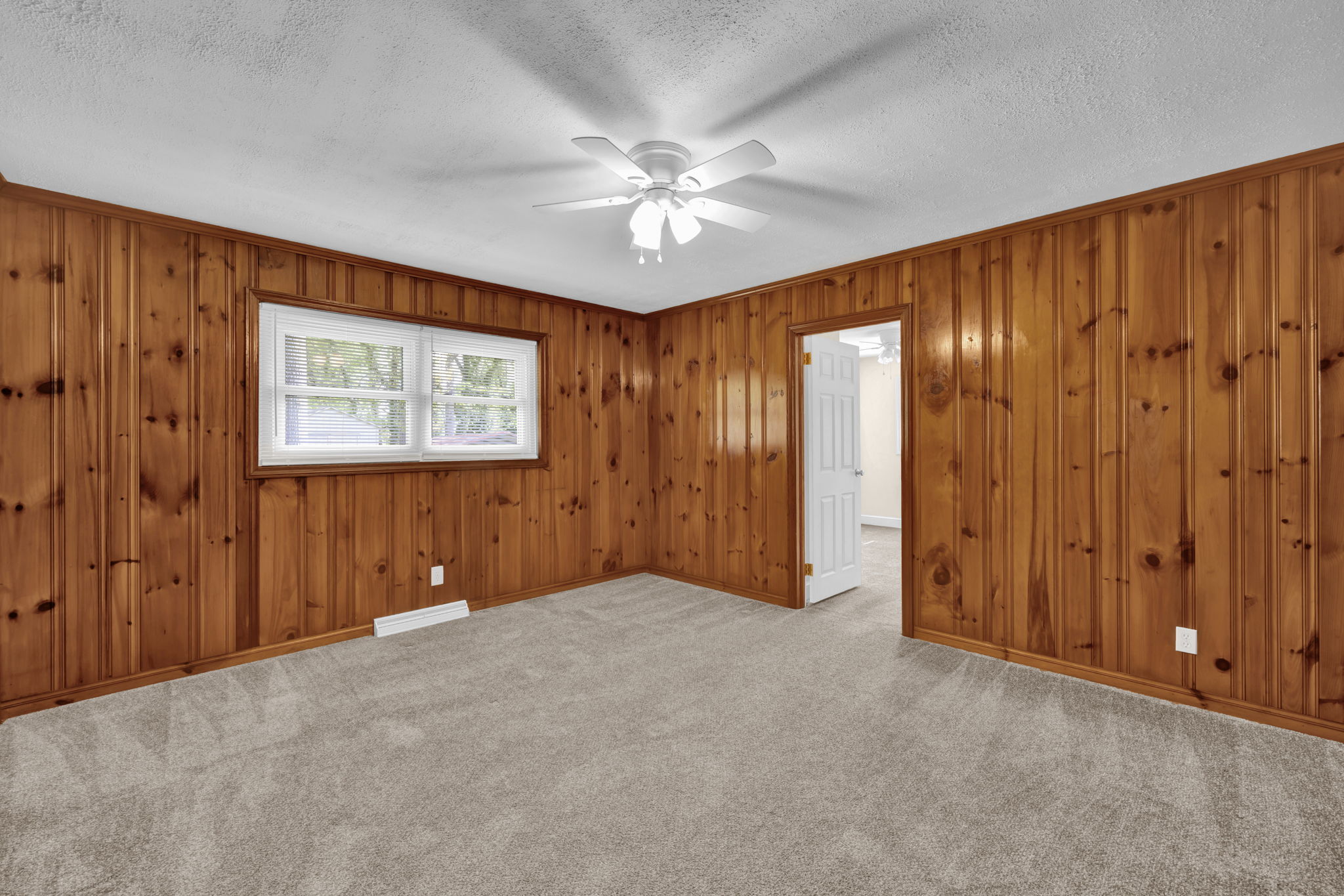 18-web-or-mls-1208 Harris St-18
