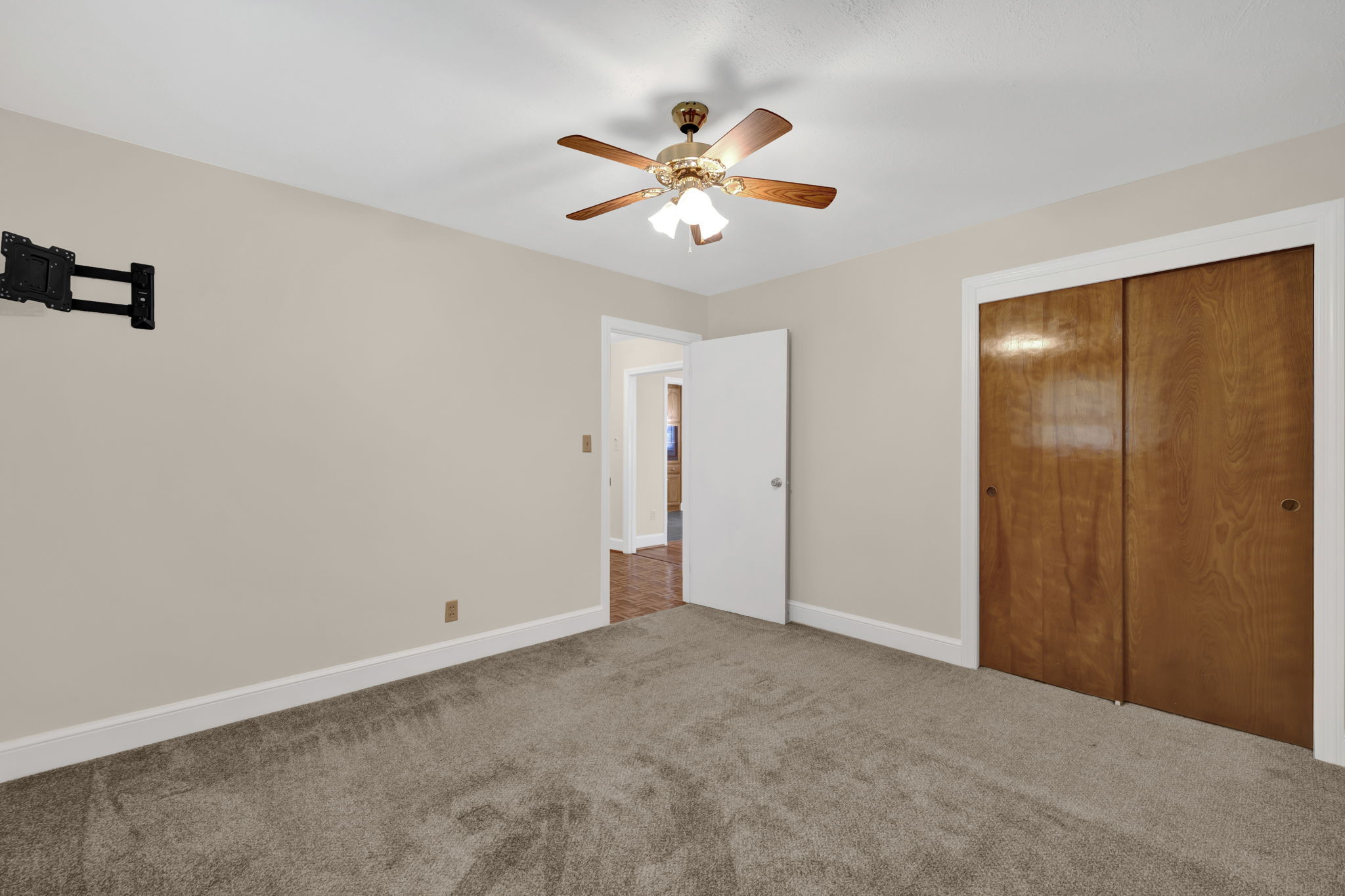 24-web-or-mls-1208 Harris St-24