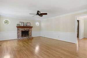 10-Family Room