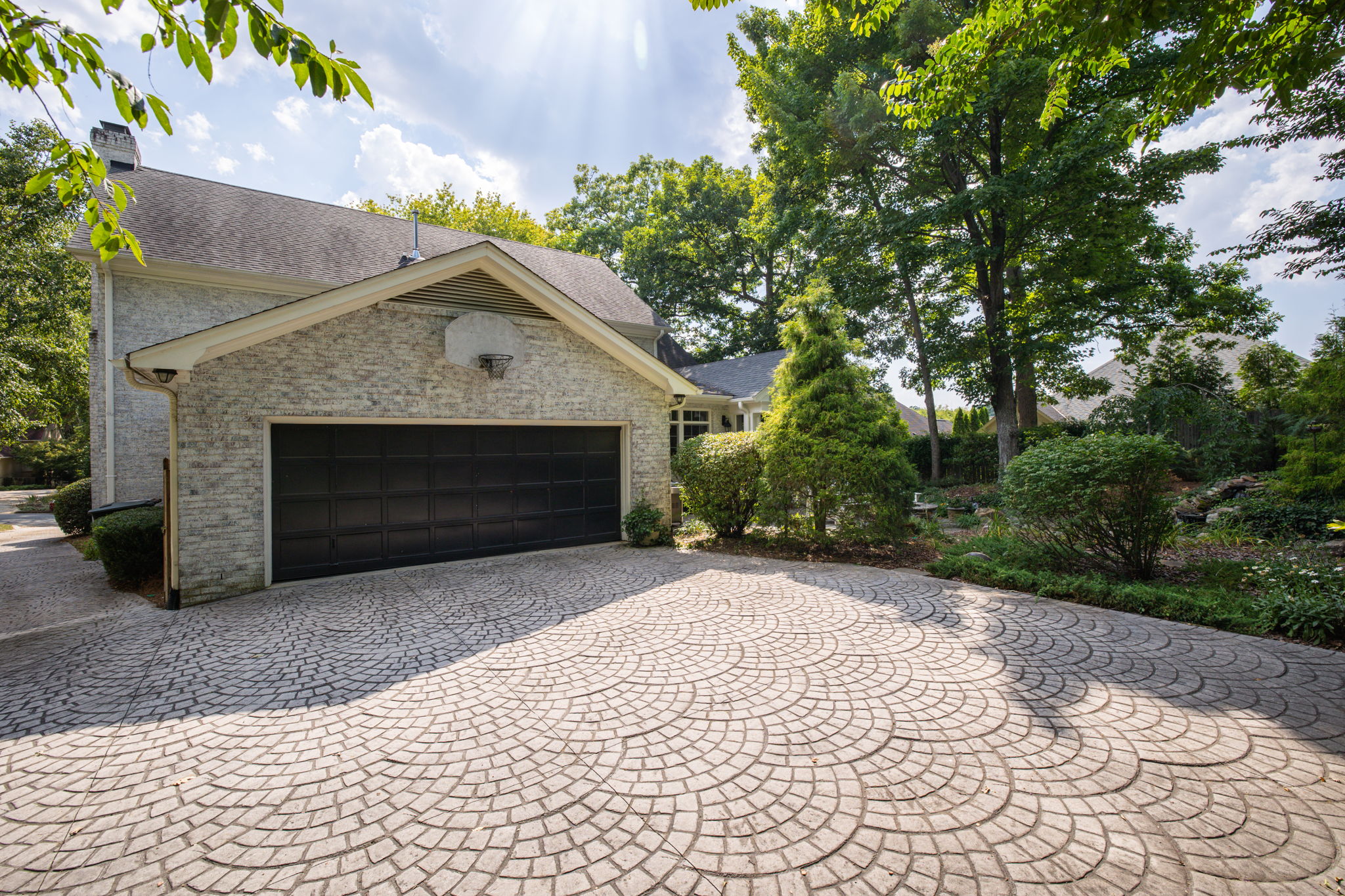 1208 Westminster Dr-41