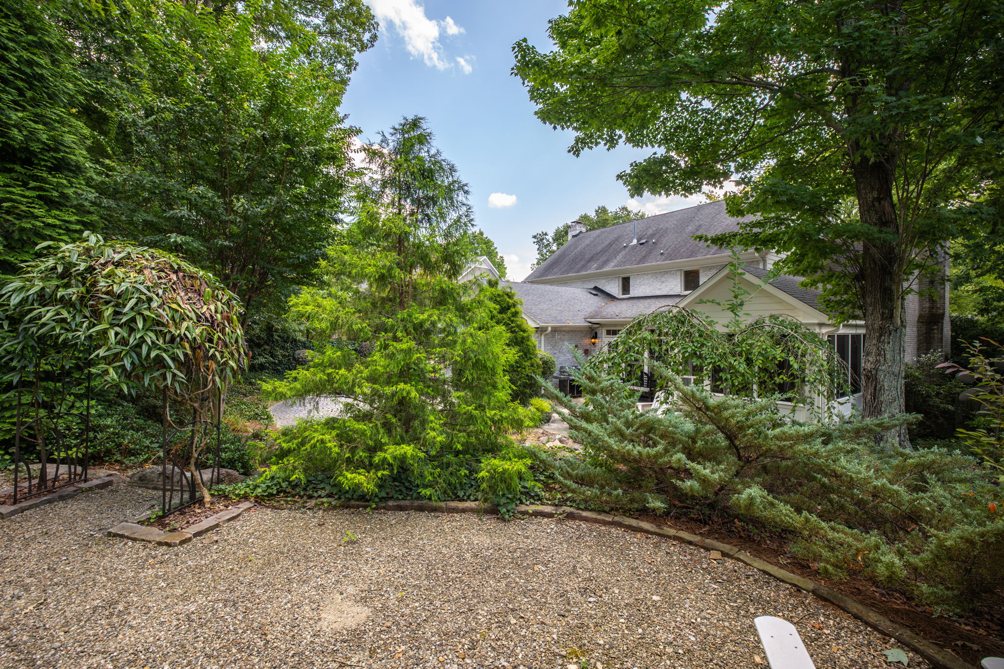1208 Westminster Dr-44