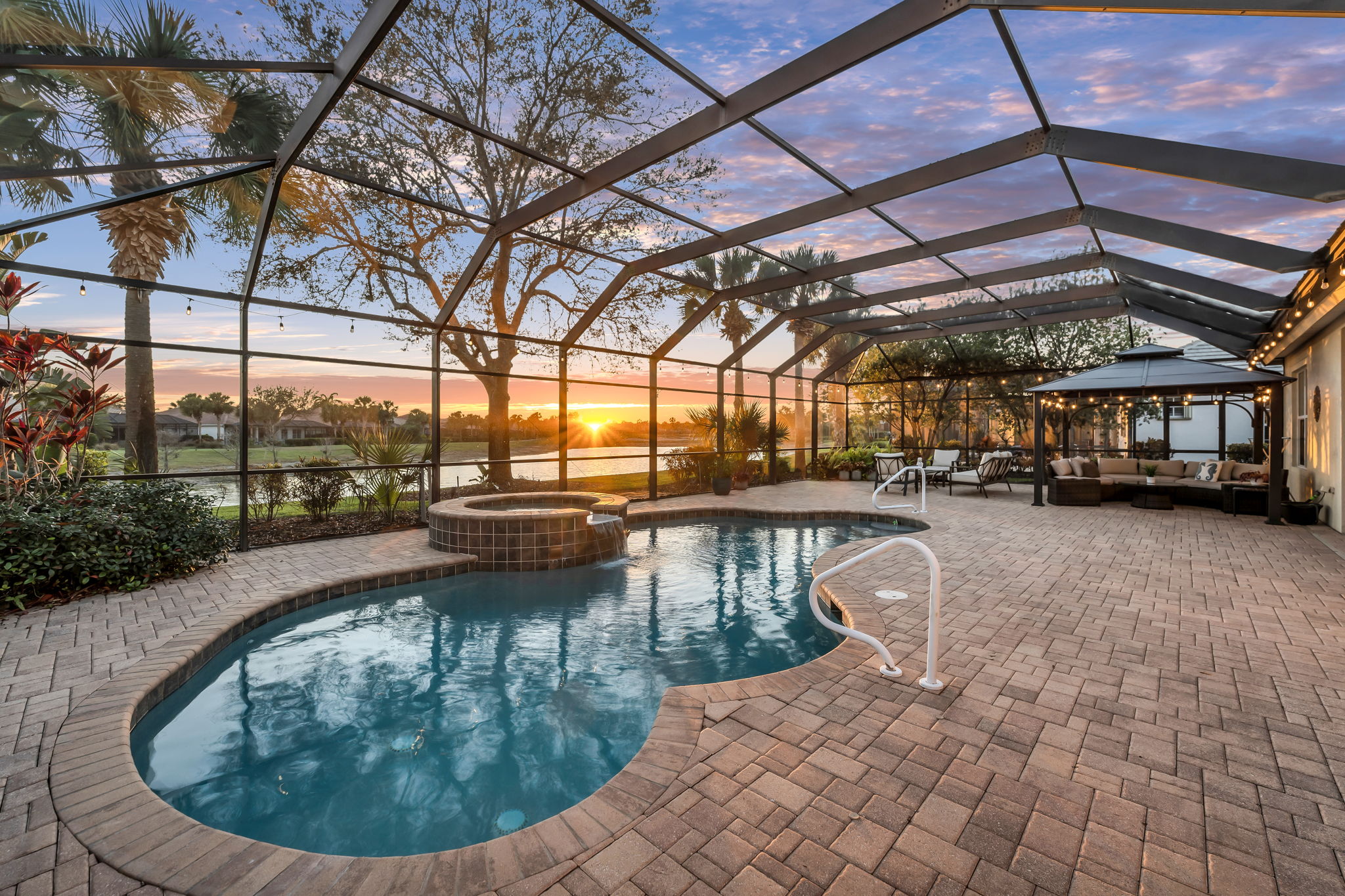 Lanai Pool - Sunset
