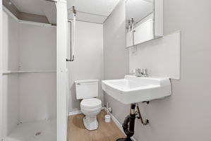  Photo 32