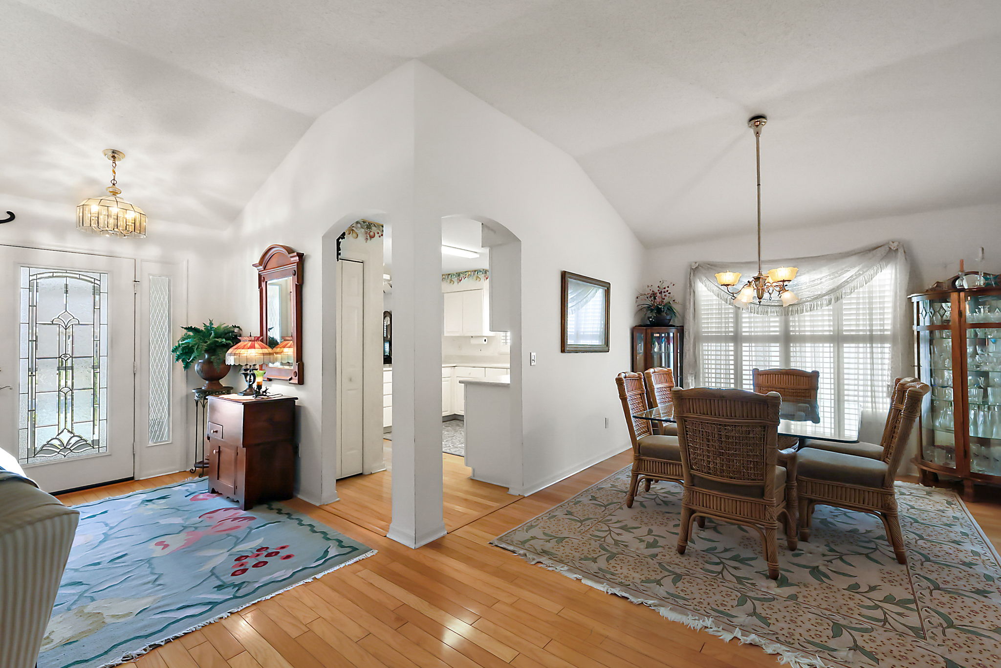 Foyer/Dining Room