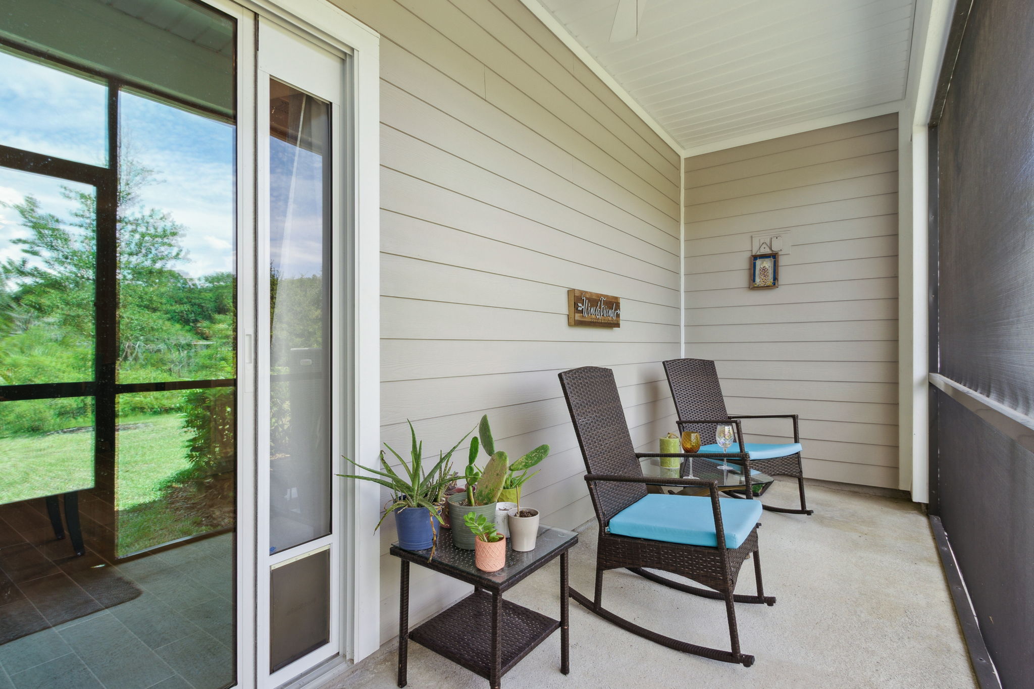 Screened-in Porch