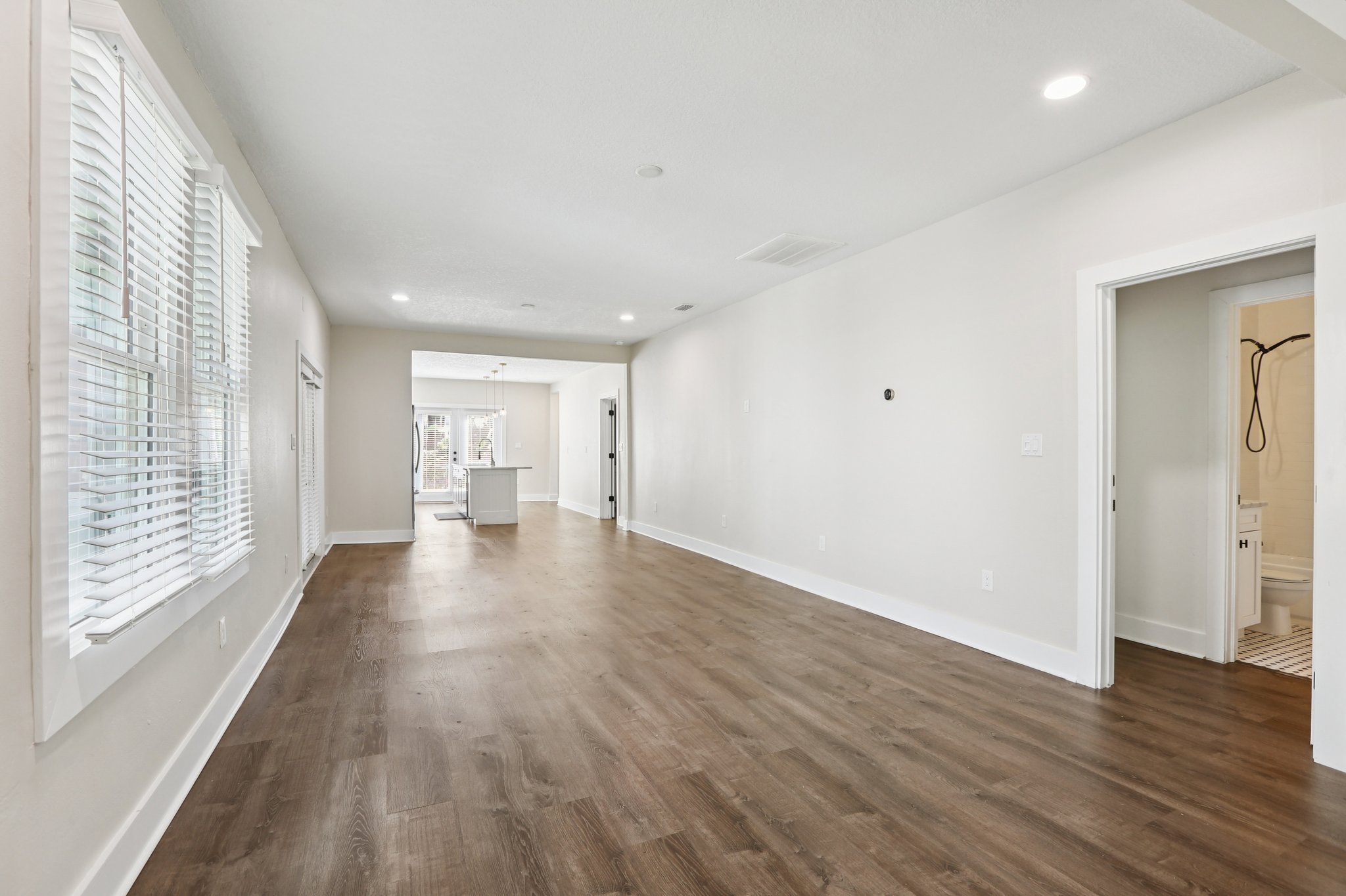 E 17th Ave-S2509-014.jpg