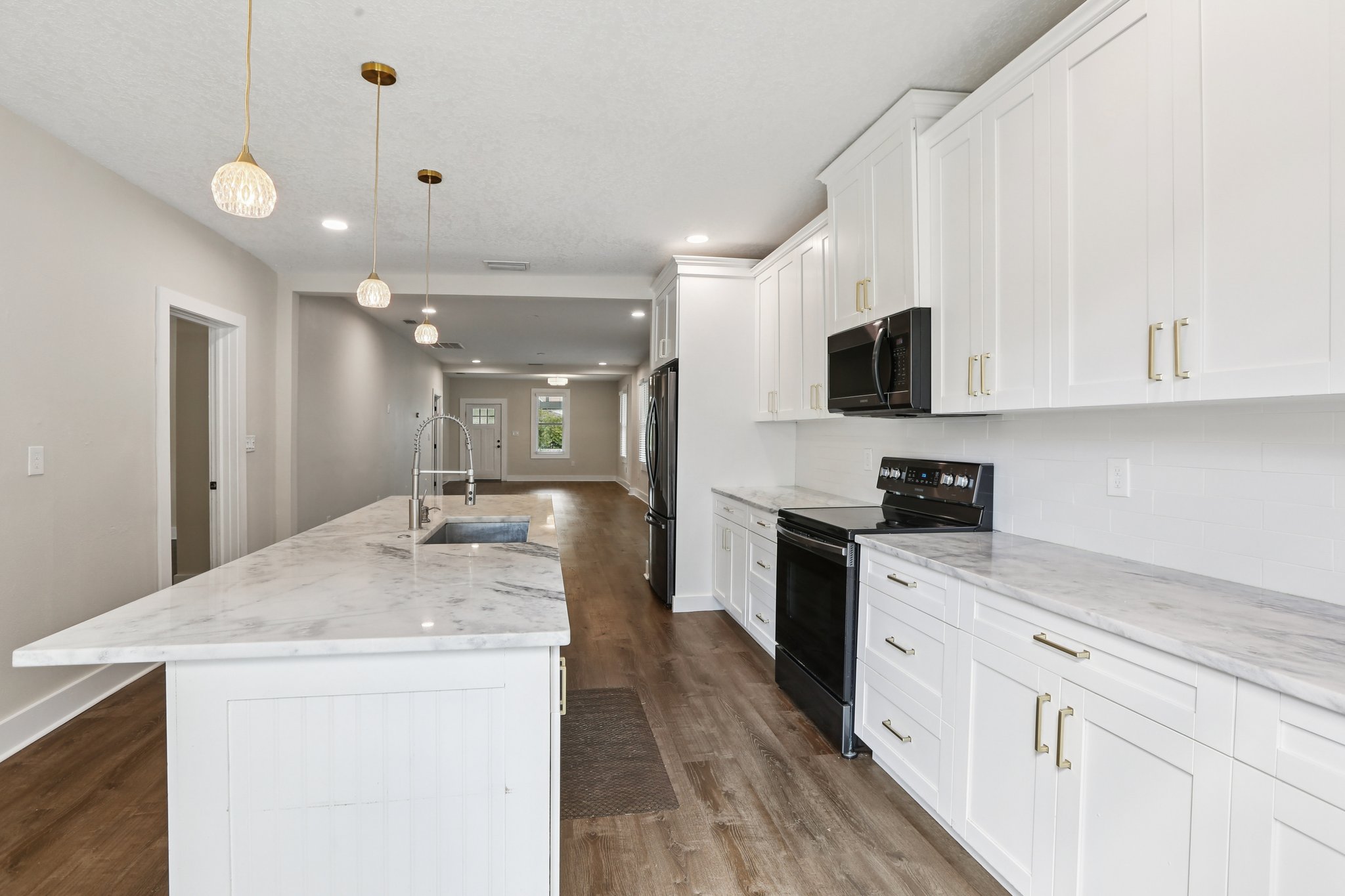 E 17th Ave-S2509-023.jpg