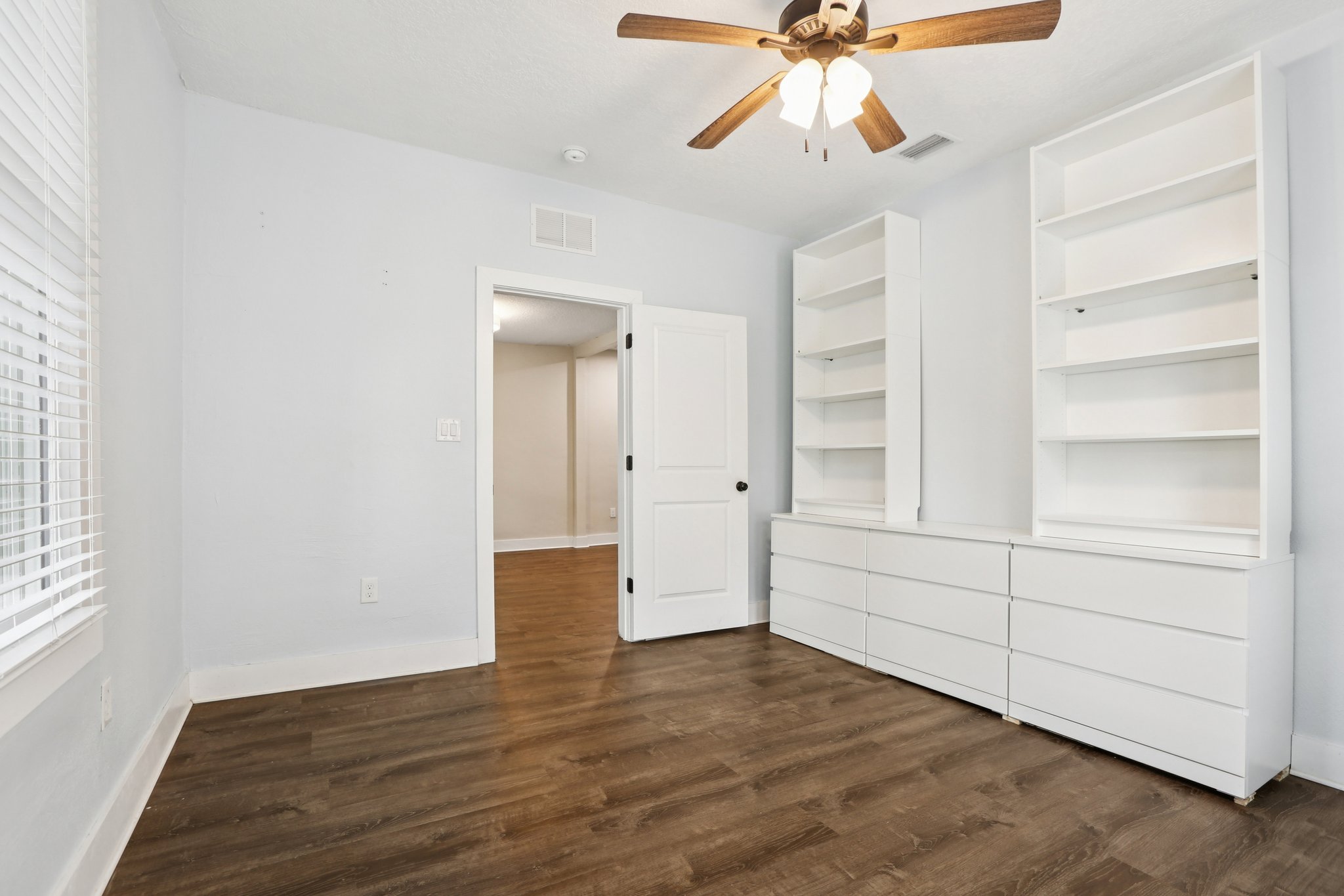 E 17th Ave-S2509-034.jpg