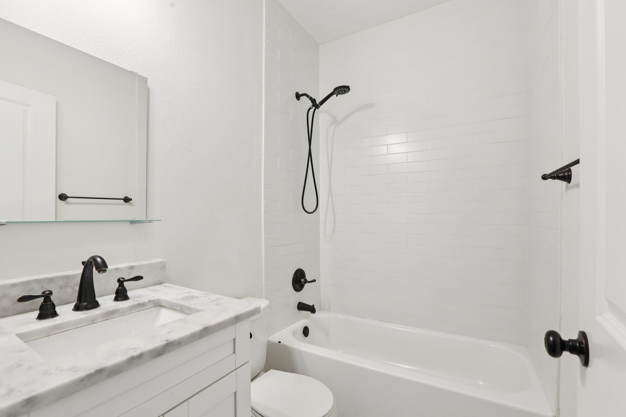 E 17th Ave-S2509-035.jpg