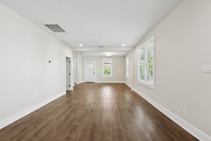 E 17th Ave-S2509-017.jpg