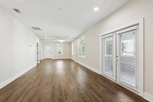 E 17th Ave-S2509-018.jpg