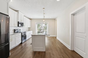 E 17th Ave-S2509-019.jpg