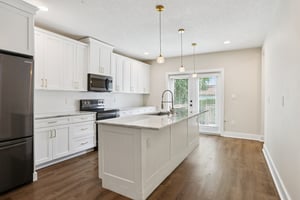 E 17th Ave-S2509-020.jpg